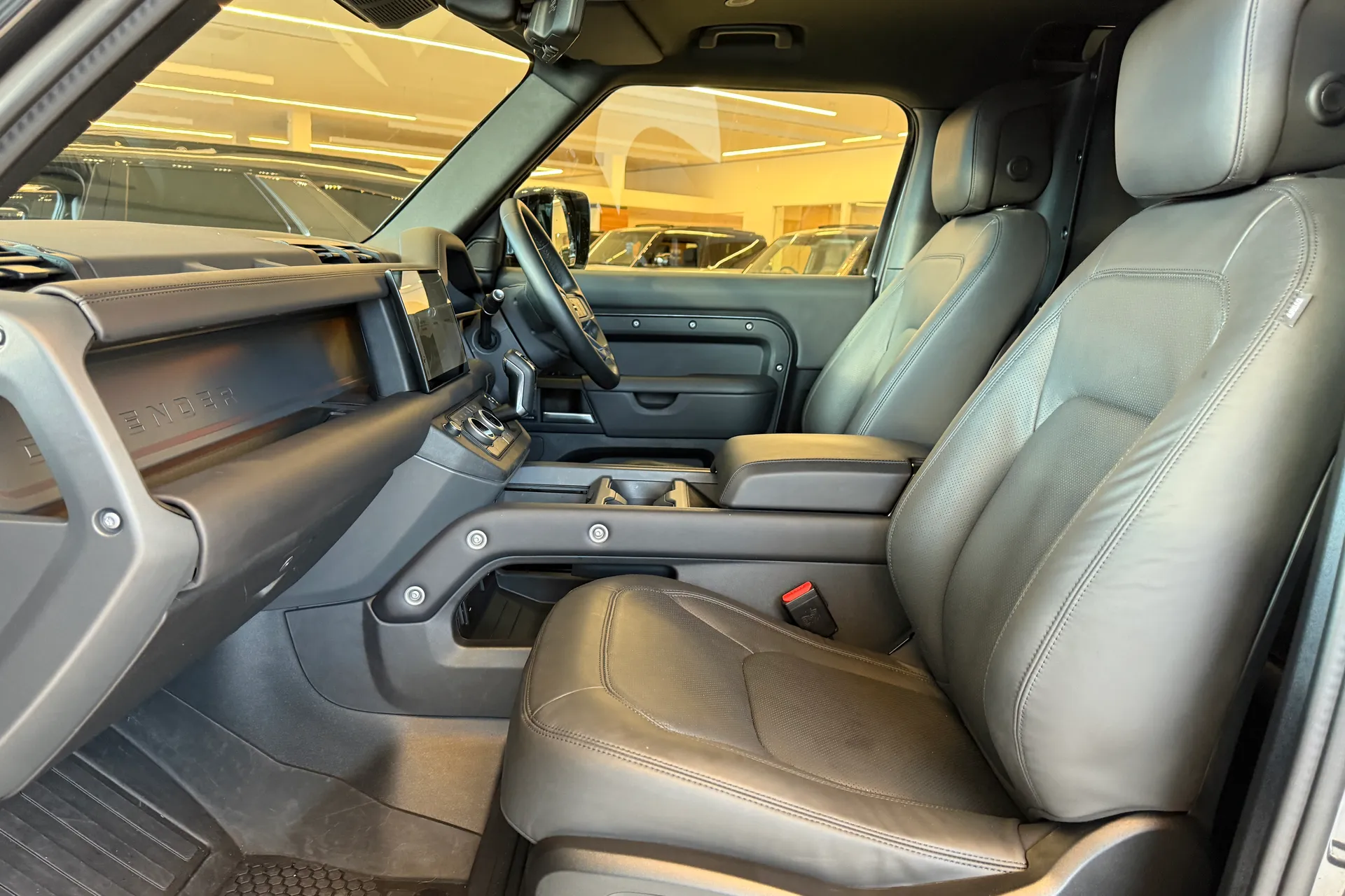 LAND ROVER DEFENDER thumbnail image number 10