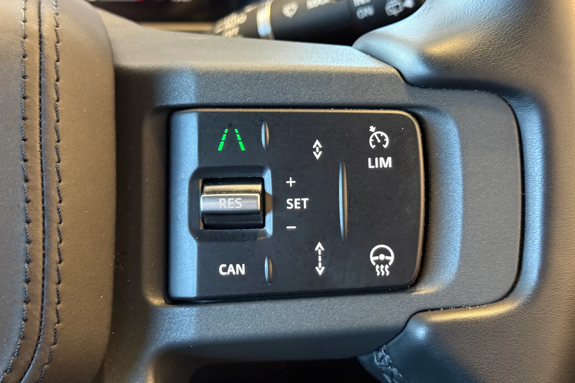 LAND ROVER DEFENDER thumbnail image number 25