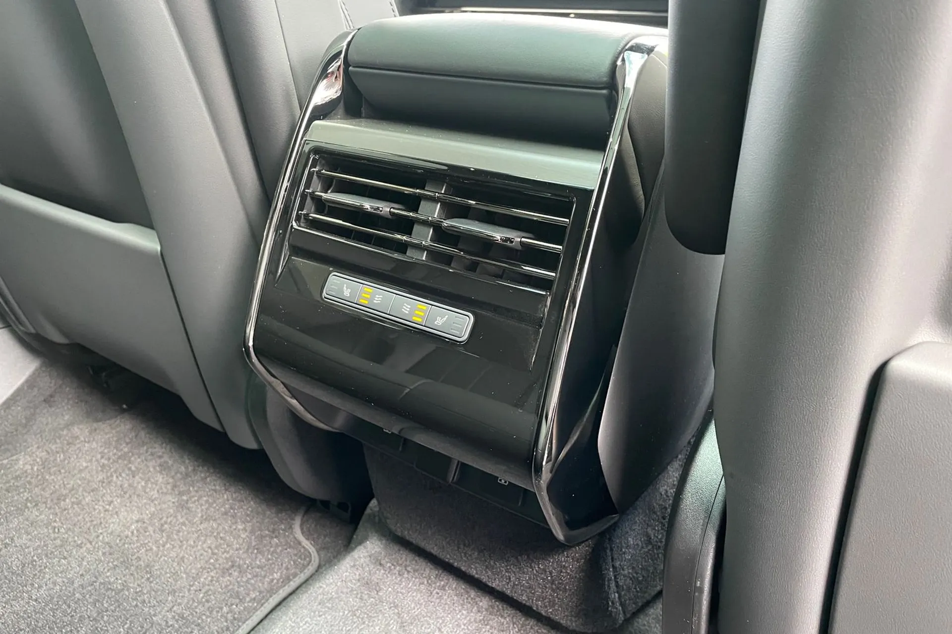 LAND ROVER RANGE ROVER SPORT thumbnail image number 36