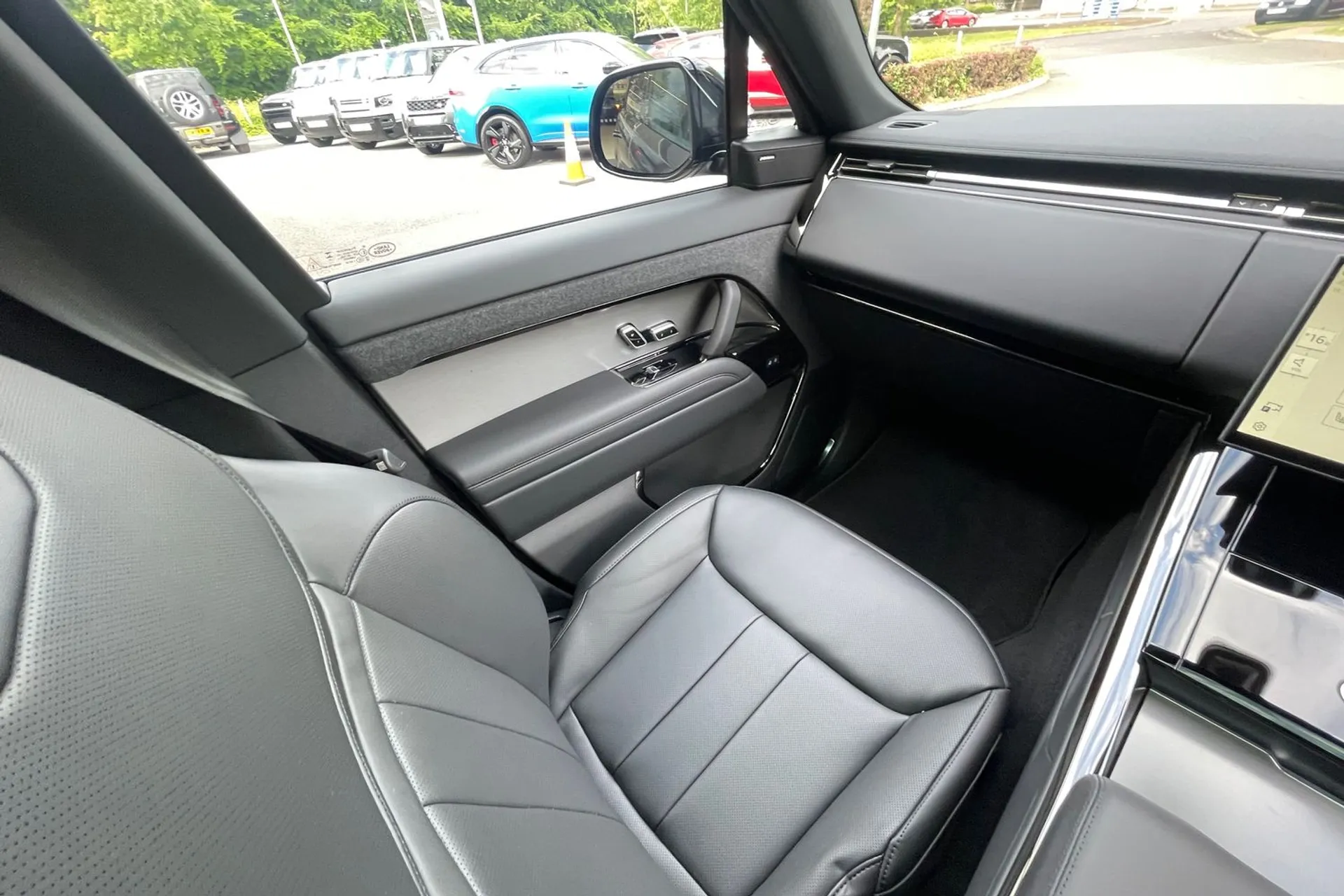 LAND ROVER RANGE ROVER SPORT thumbnail image number 13