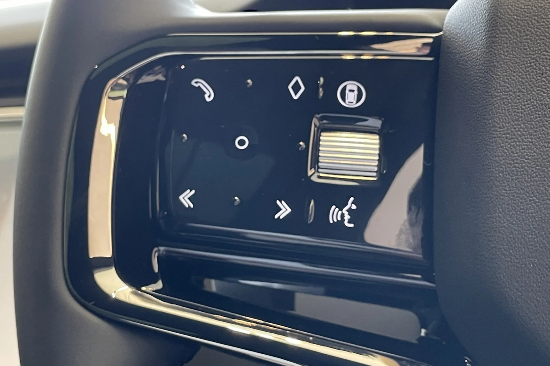 LAND ROVER RANGE ROVER EVOQUE thumbnail image number 18