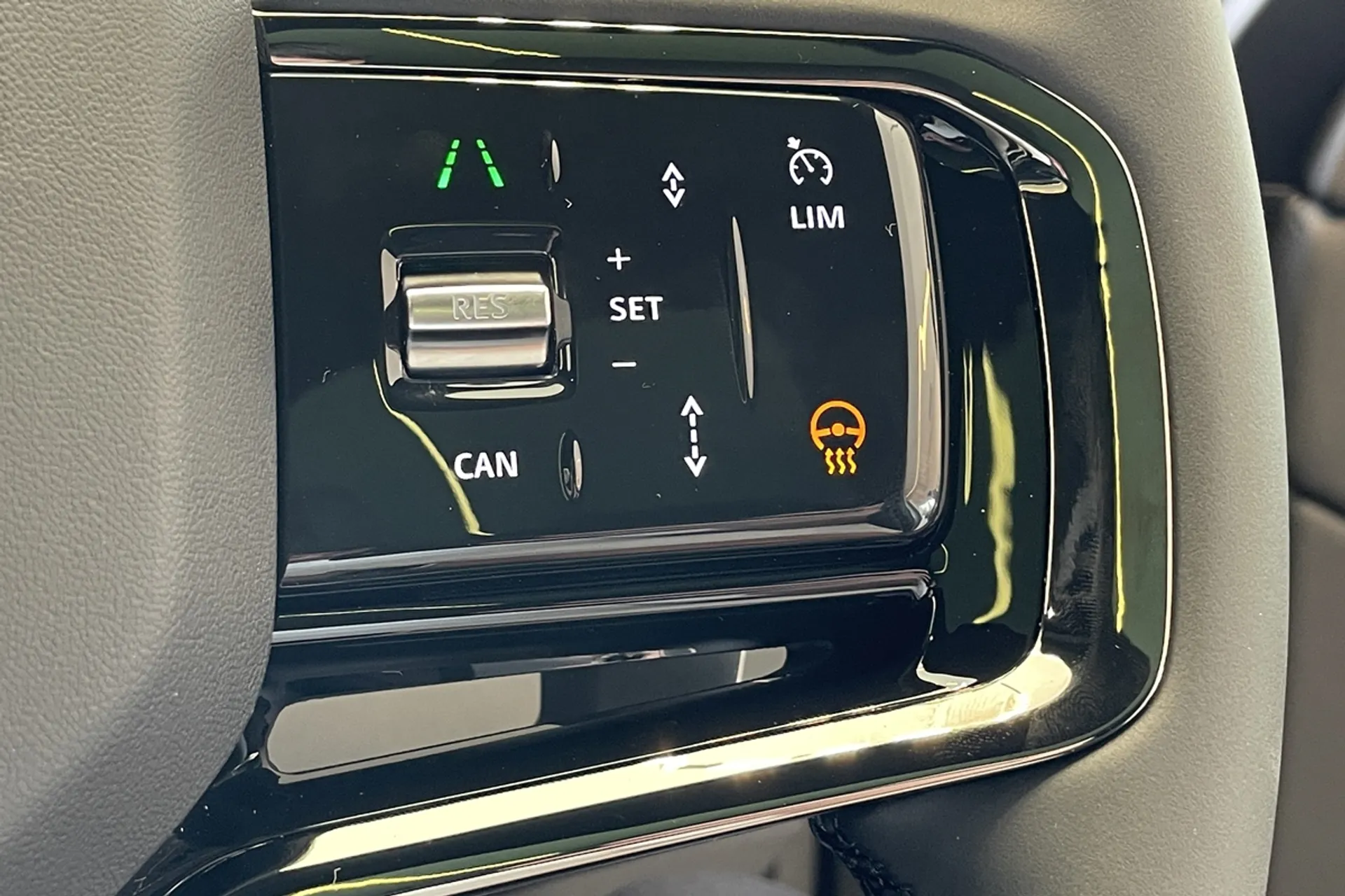 LAND ROVER RANGE ROVER EVOQUE thumbnail image number 20