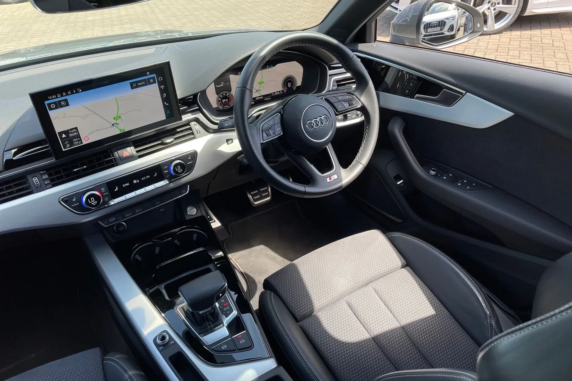 Audi A4 thumbnail image number 37
