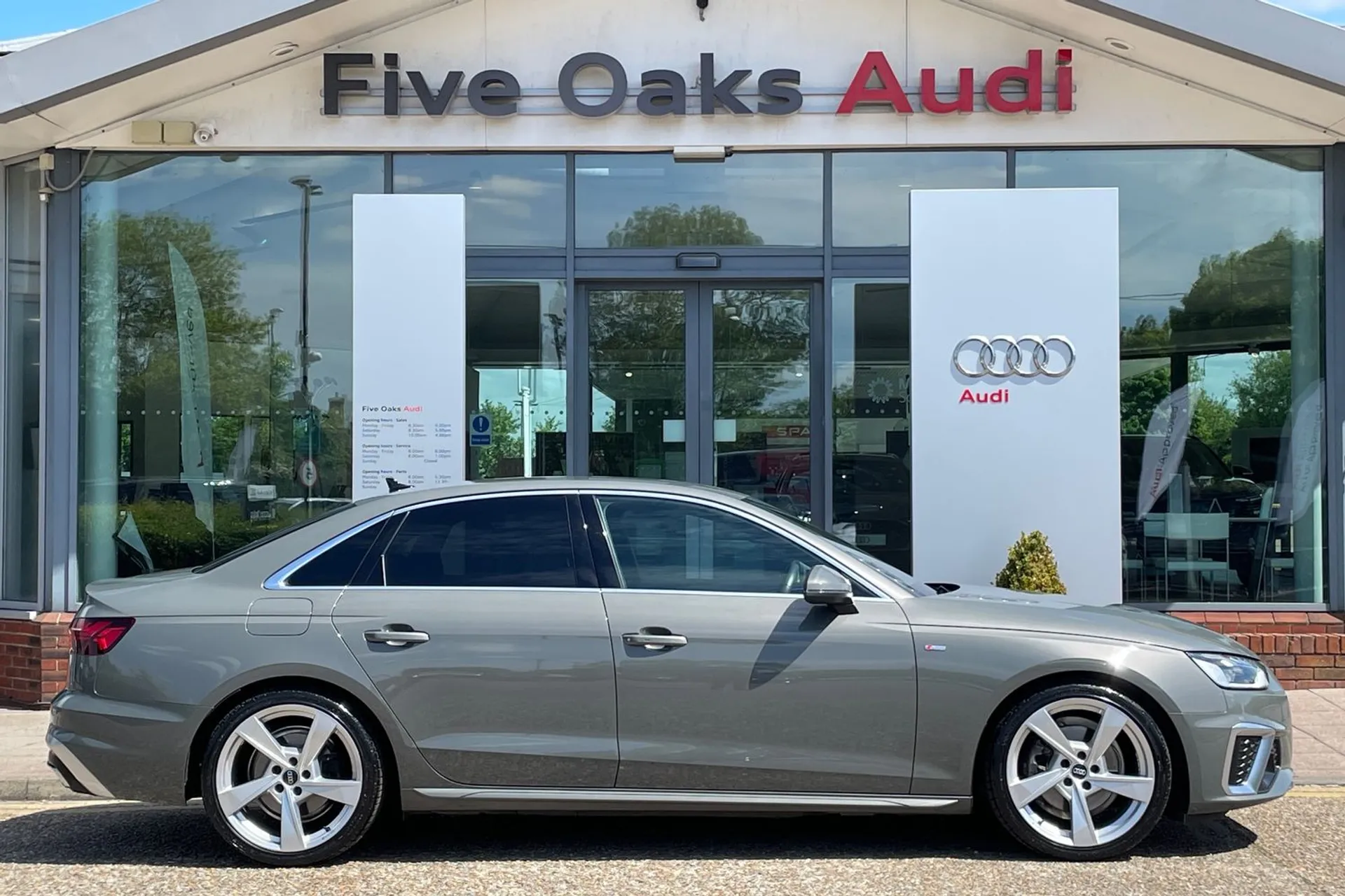 Audi A4 thumbnail image number 2