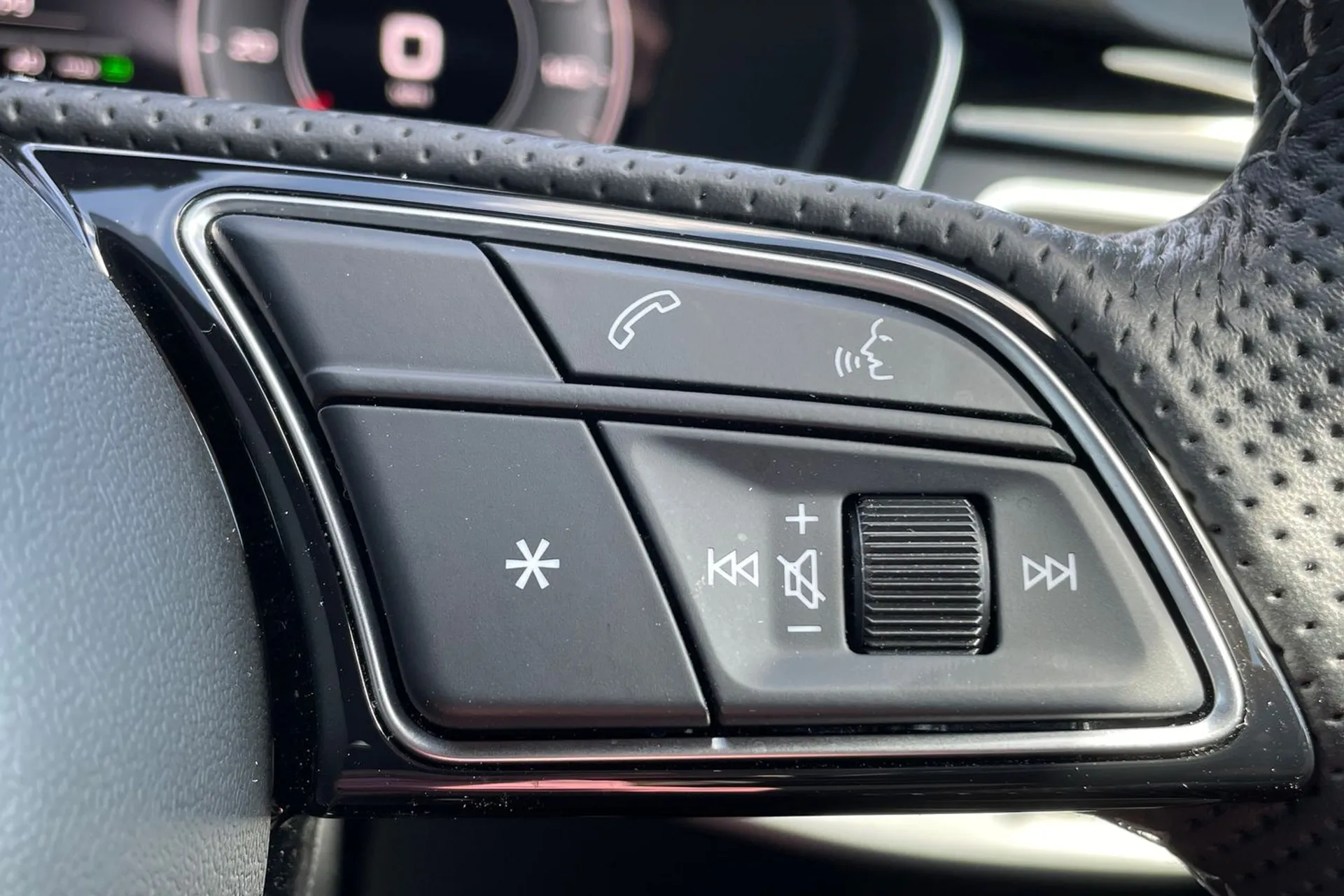 Audi A4 thumbnail image number 20