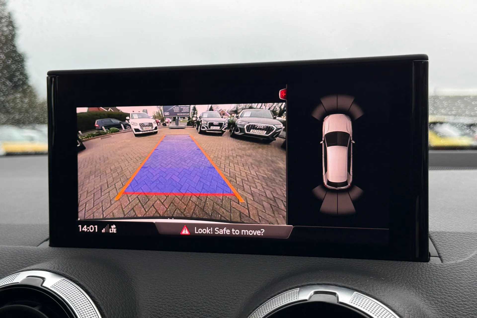 Audi Q2 thumbnail image number 4