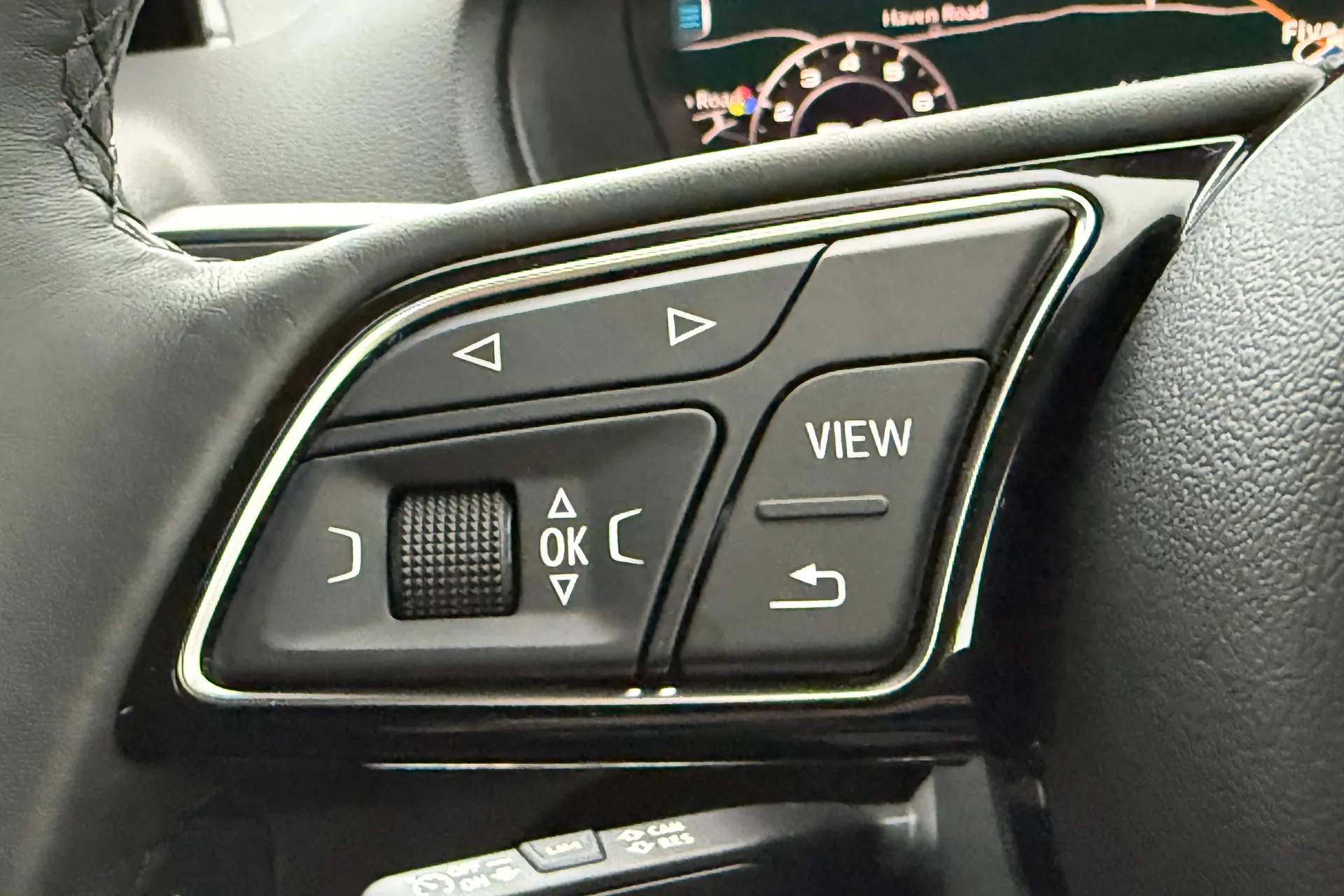 Audi Q2 thumbnail image number 16