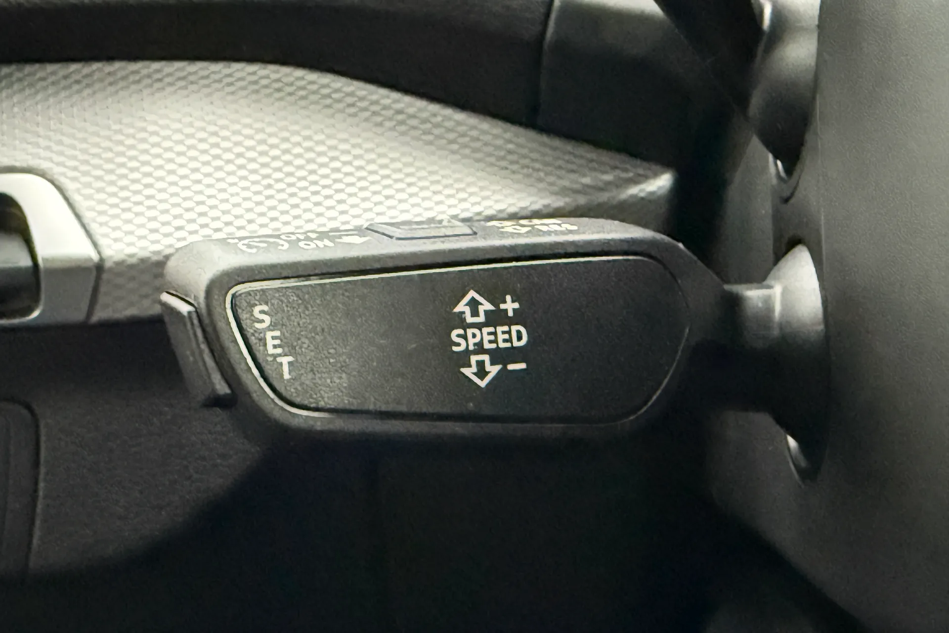 Audi Q2 thumbnail image number 13