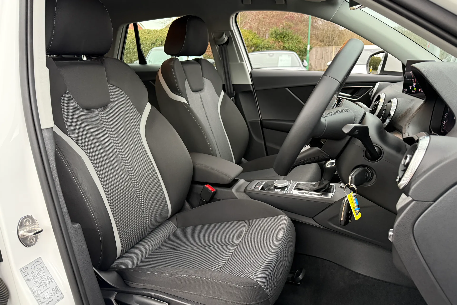 Audi Q2 thumbnail image number 22