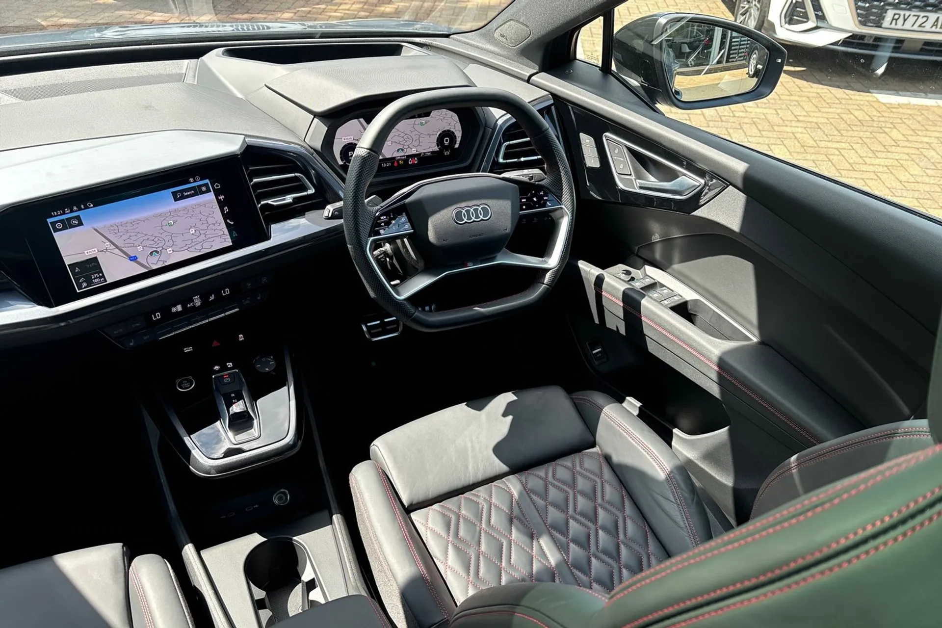 Audi Q4 thumbnail image number 33