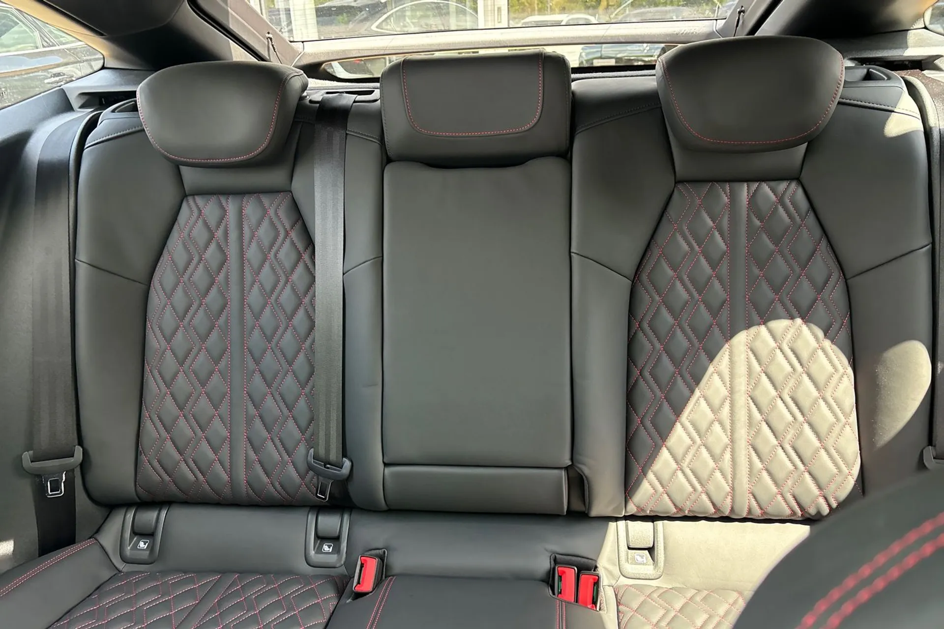 Audi Q4 thumbnail image number 30