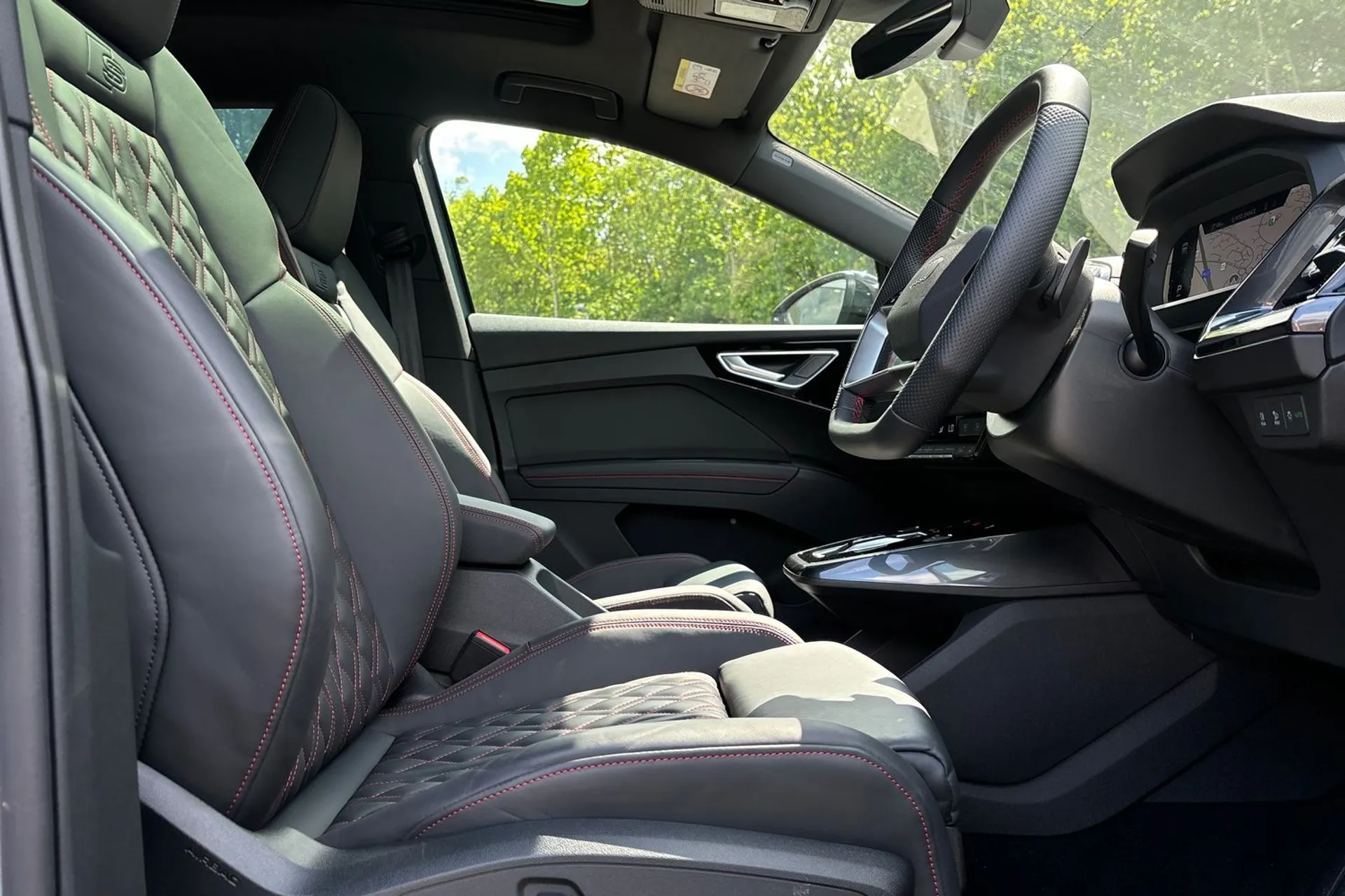 Audi Q4 thumbnail image number 24