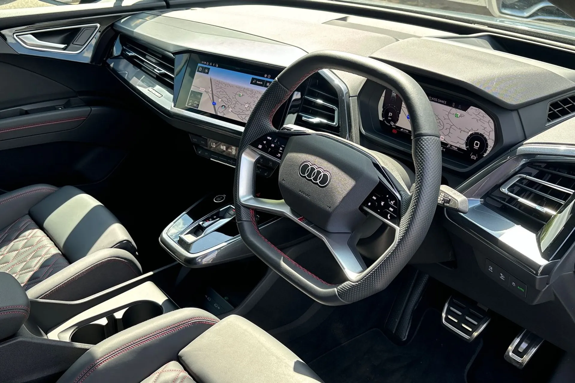 Audi Q4 thumbnail image number 25