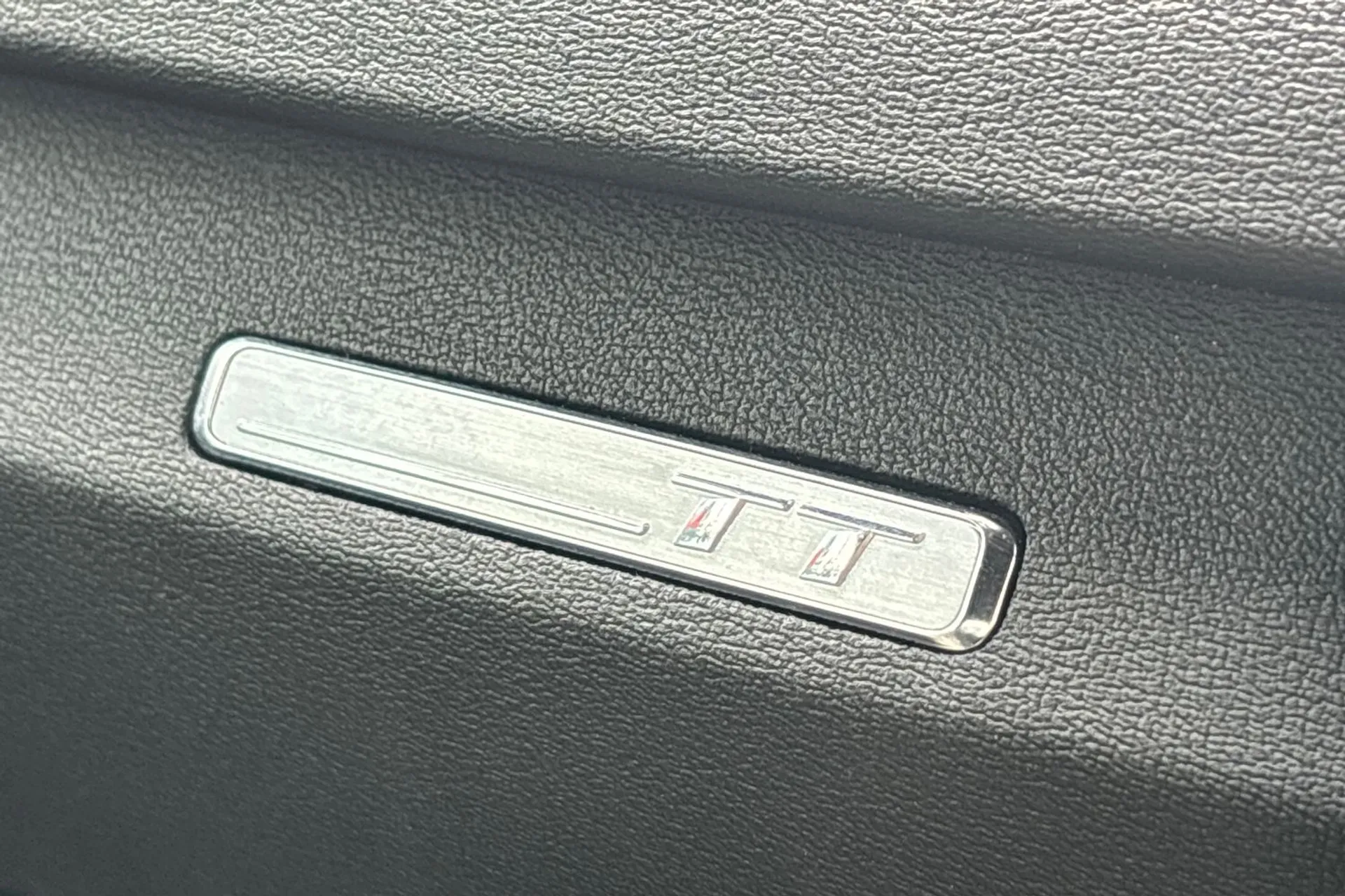 Audi TT thumbnail image number 38