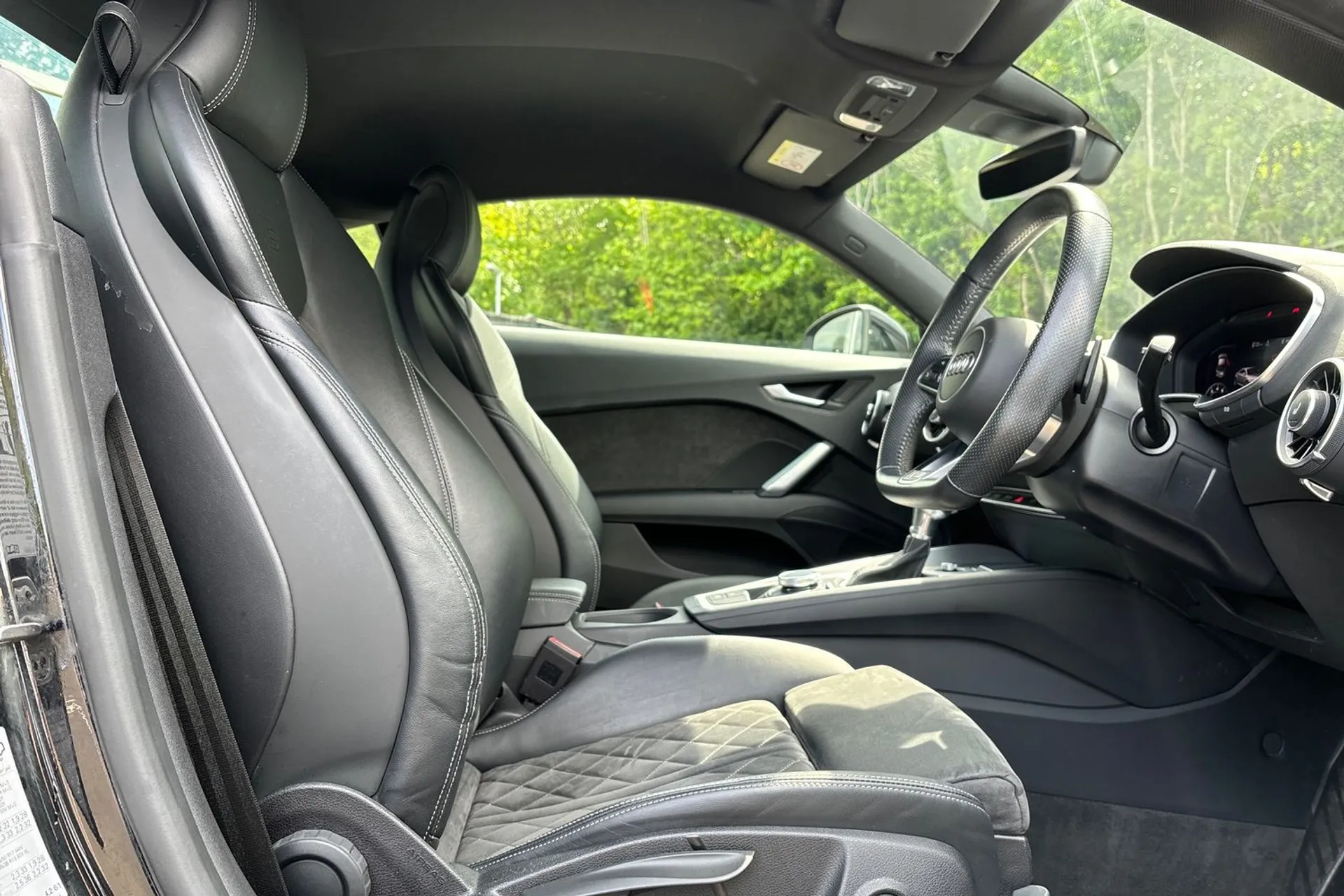 Audi TT thumbnail image number 23