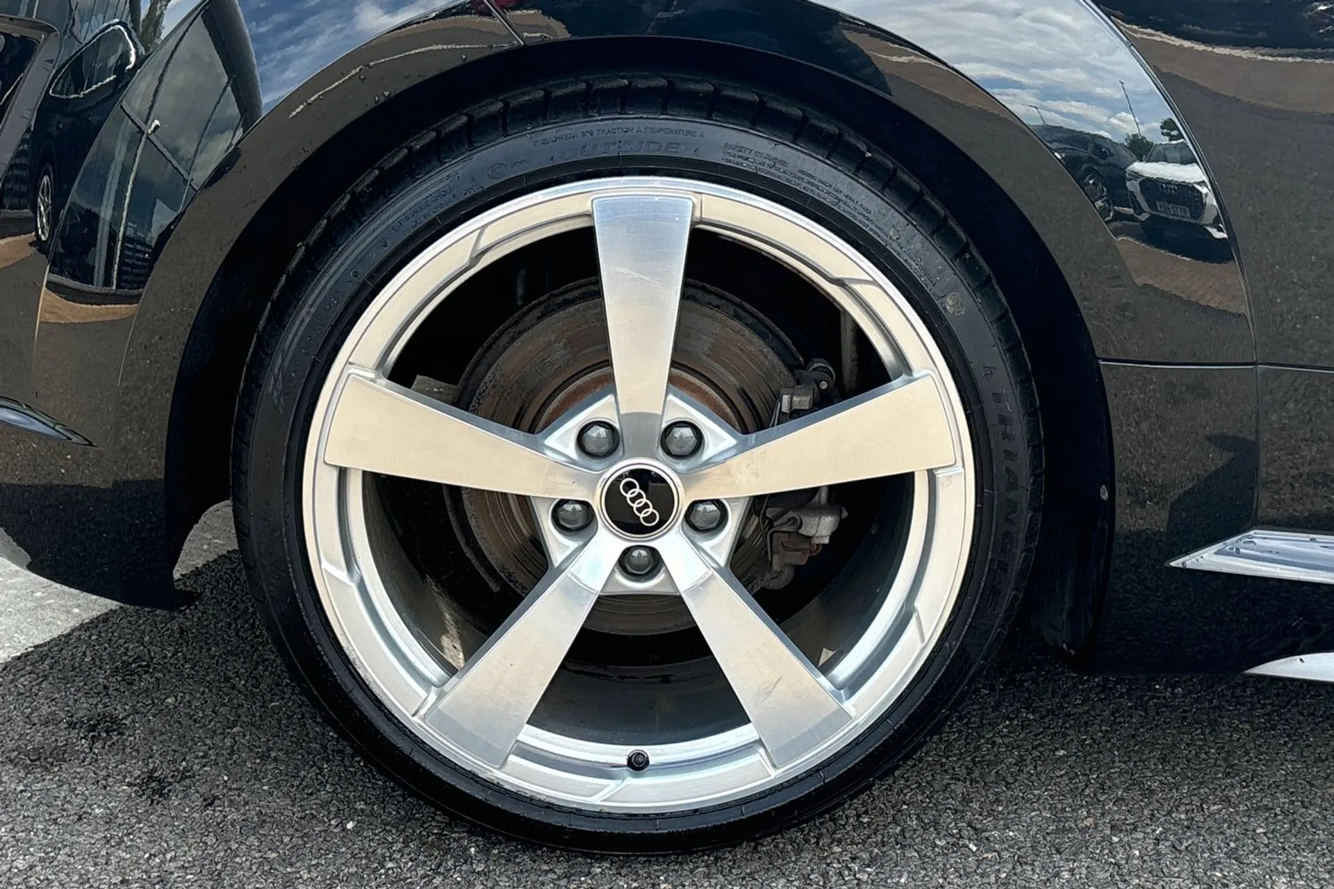 Audi TT thumbnail image number 11