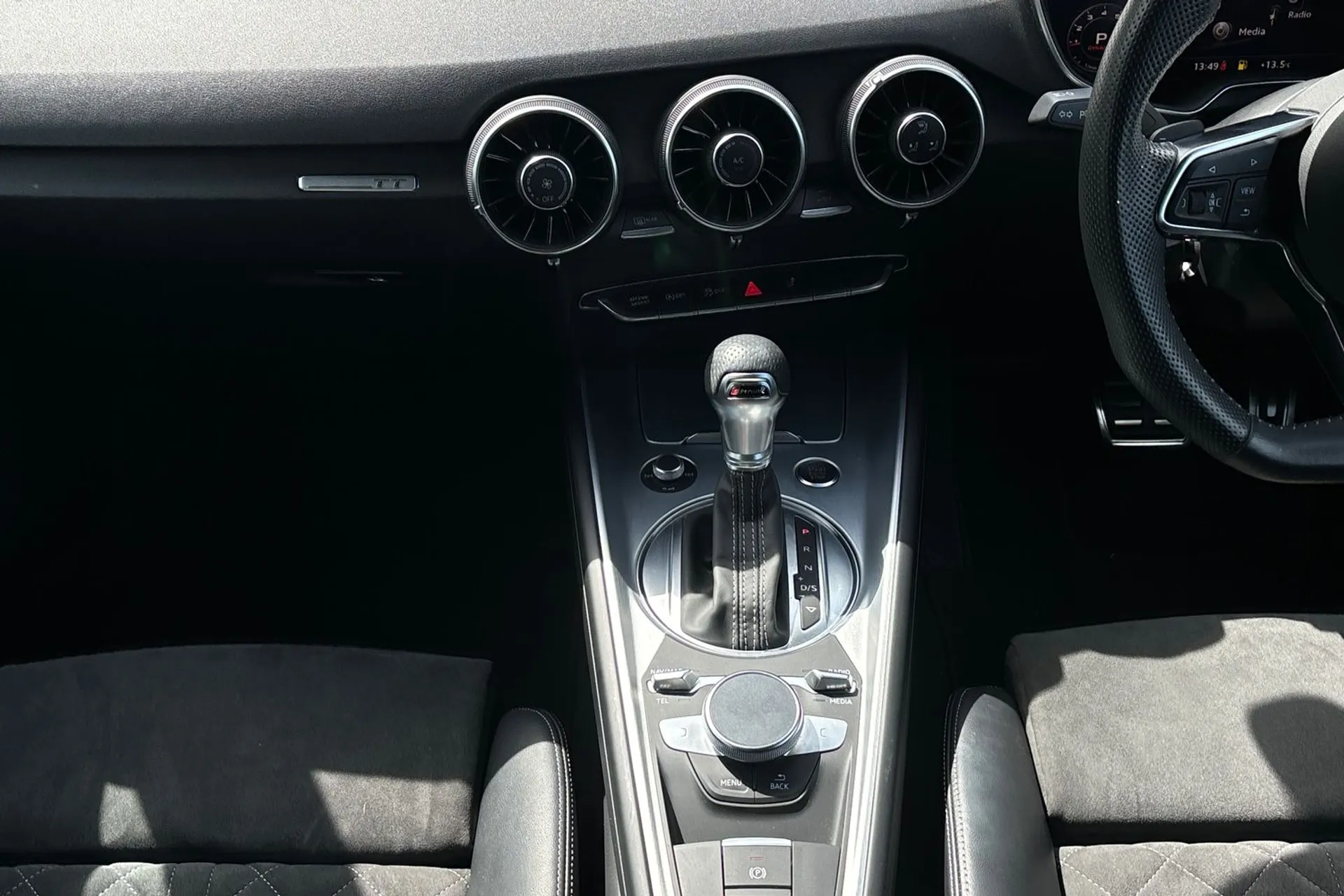 Audi TT thumbnail image number 34