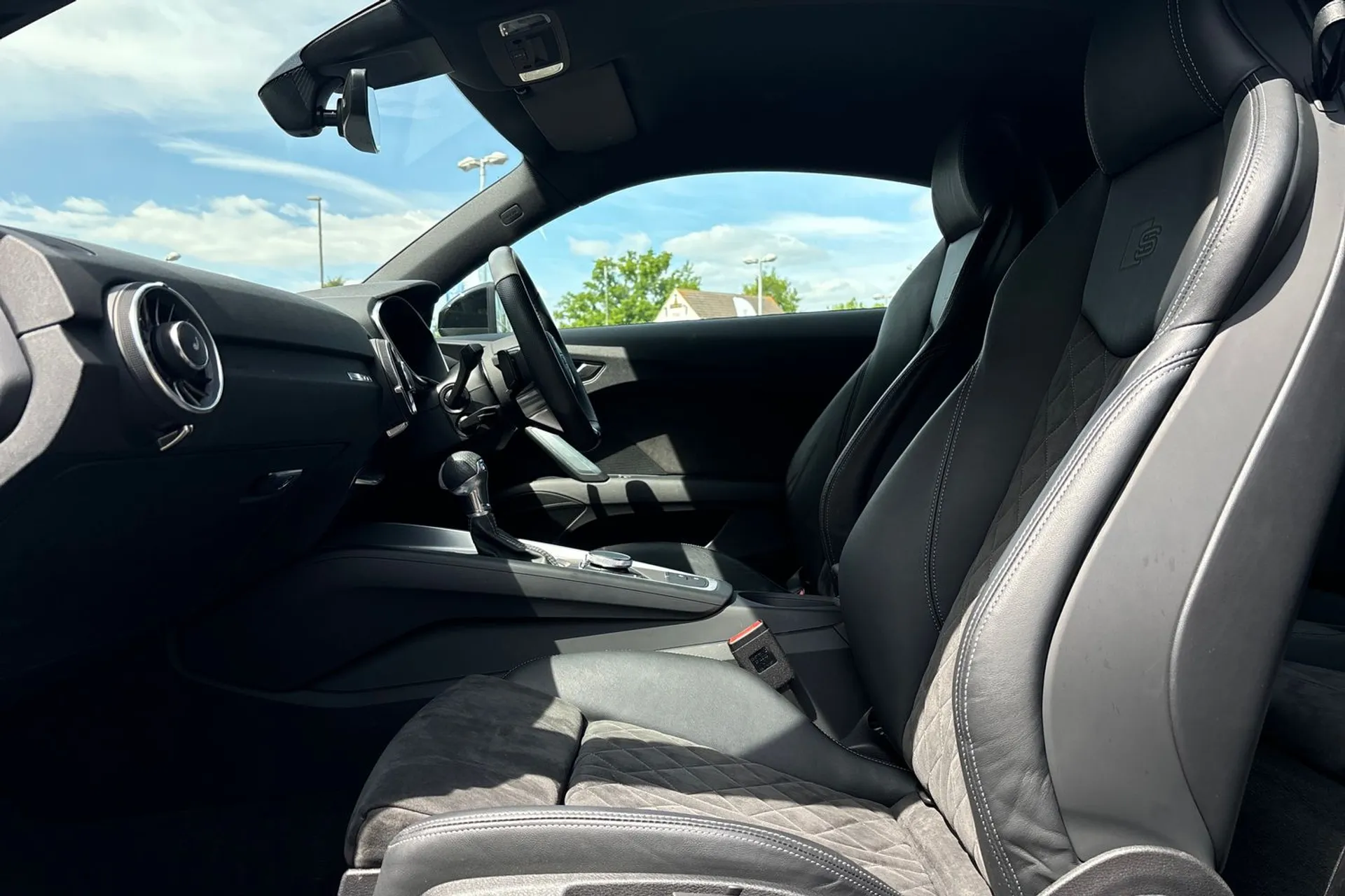 Audi TT thumbnail image number 26