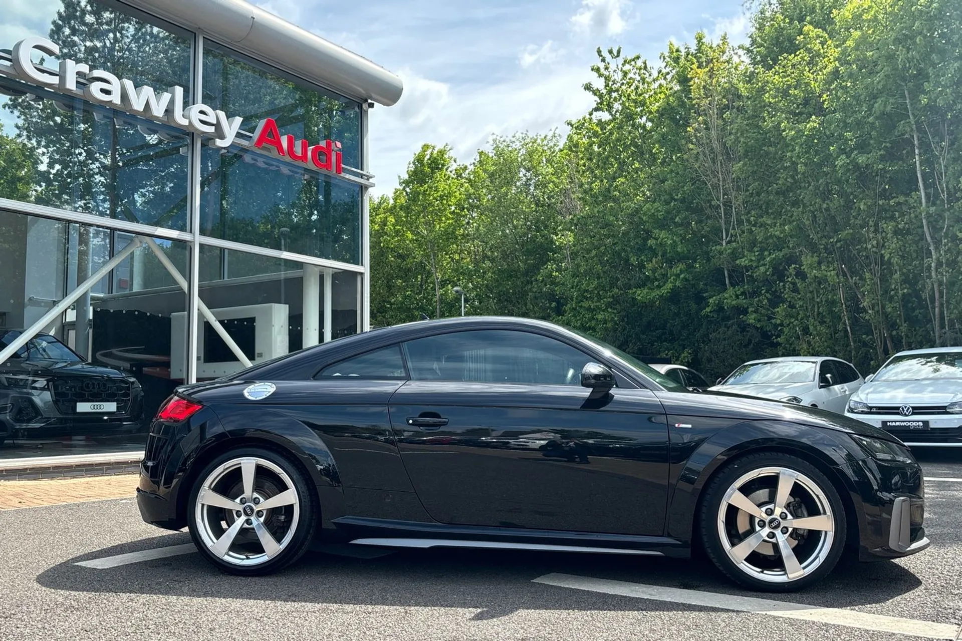 Audi TT thumbnail image number 2