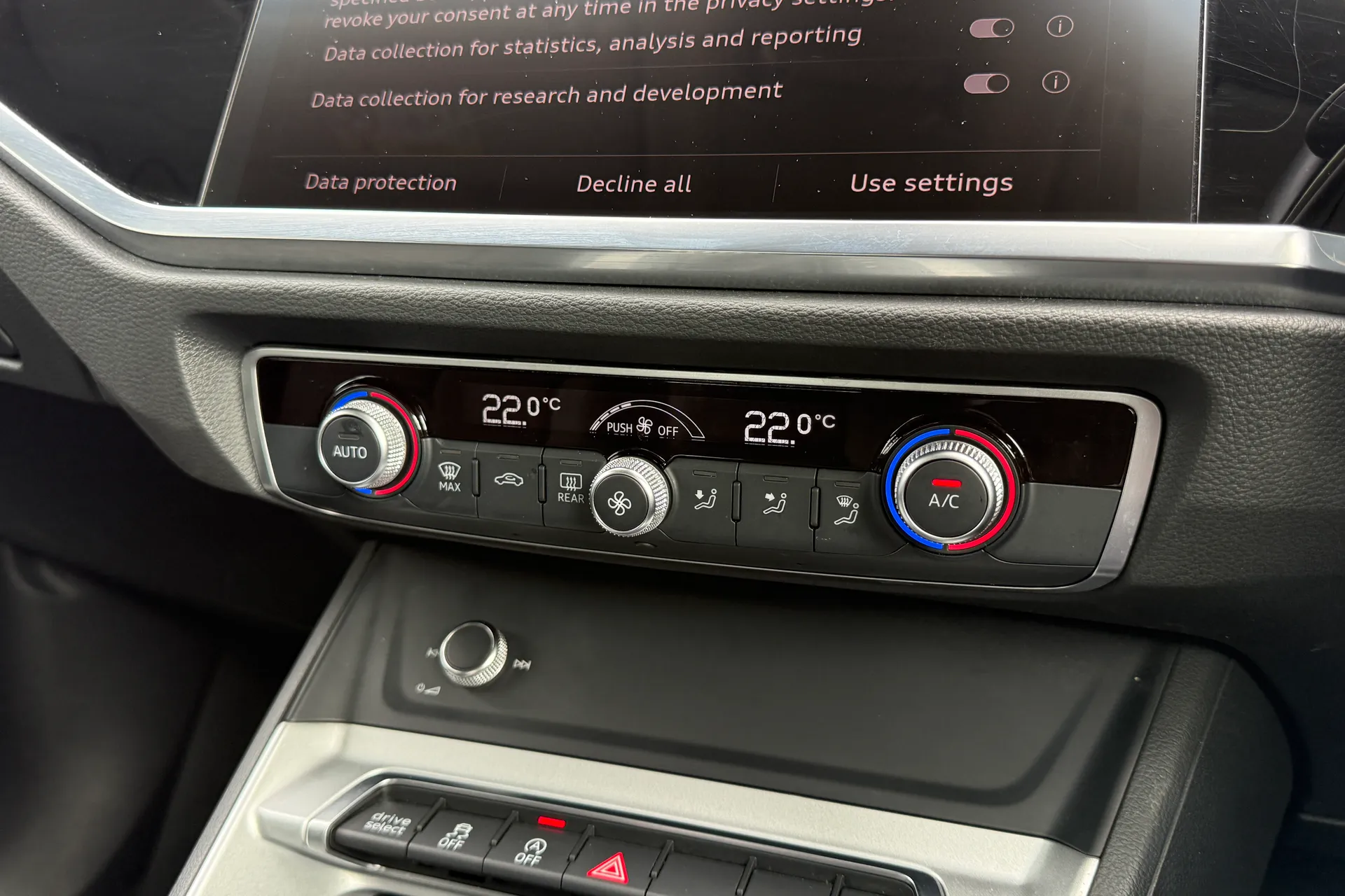 Audi Q3 thumbnail image number 15