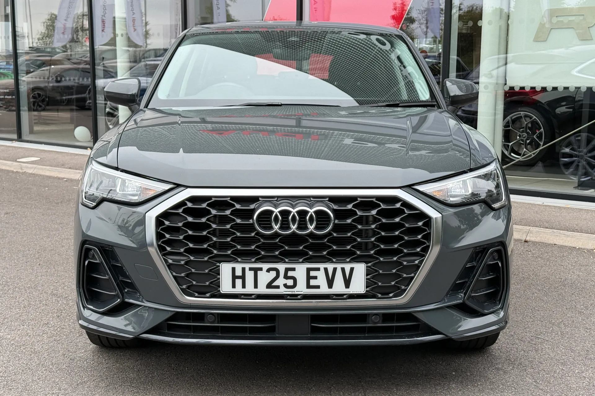 Audi Q3 thumbnail image number 7
