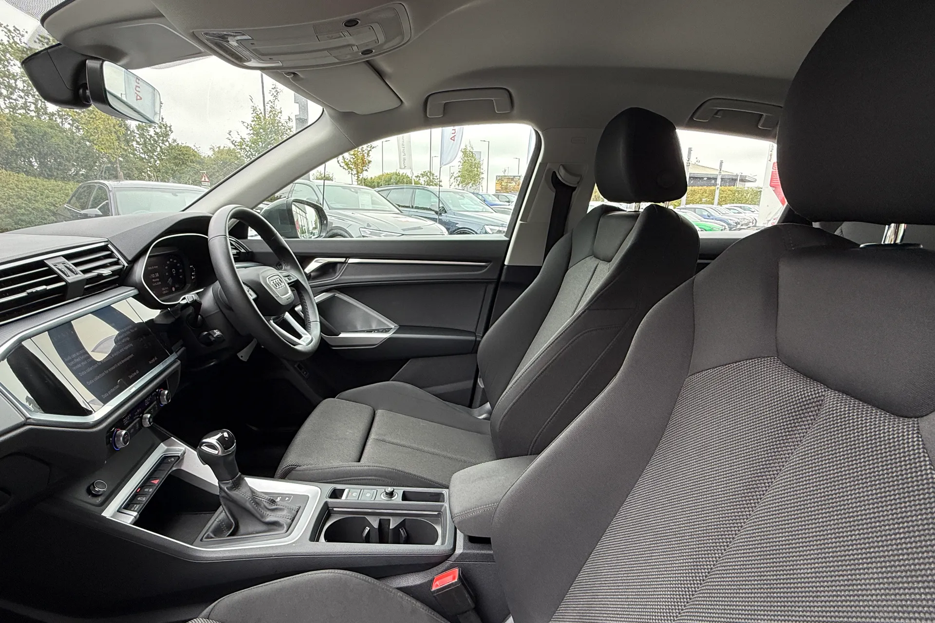 Audi Q3 thumbnail image number 29