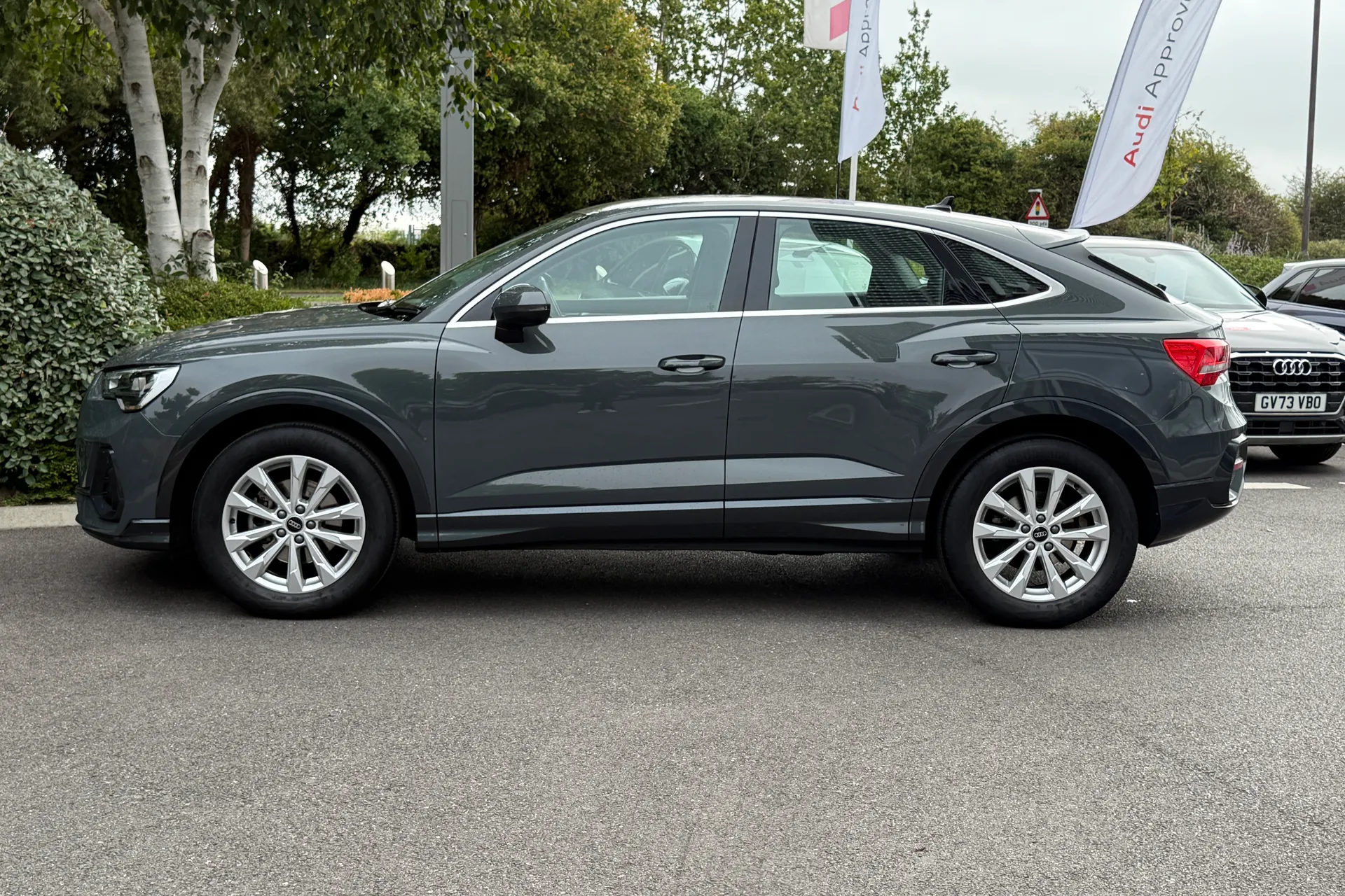 Audi Q3 thumbnail image number 16
