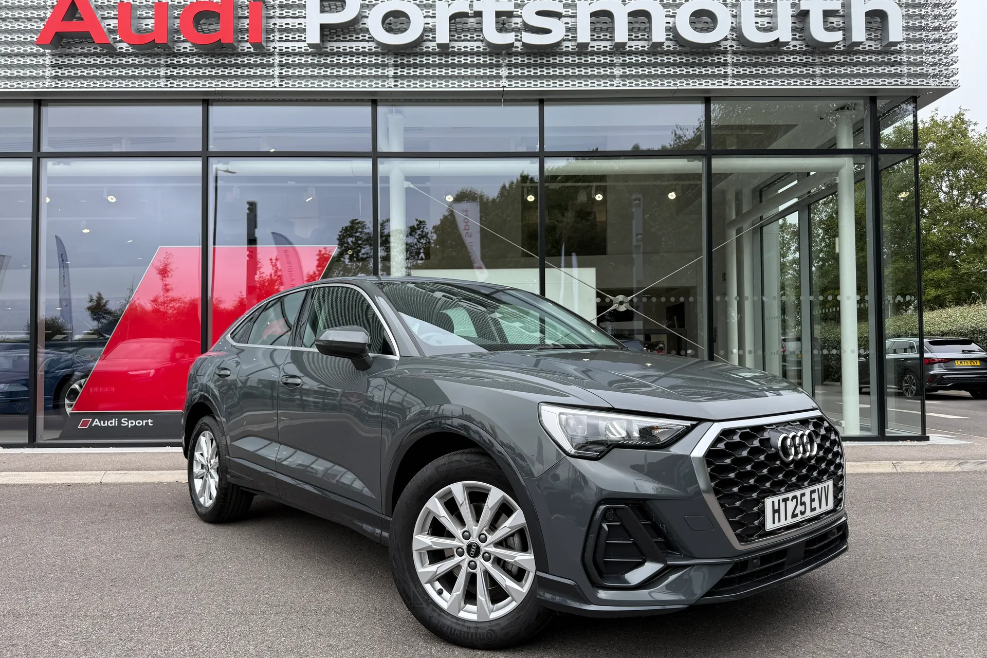 Audi Q3 focused image