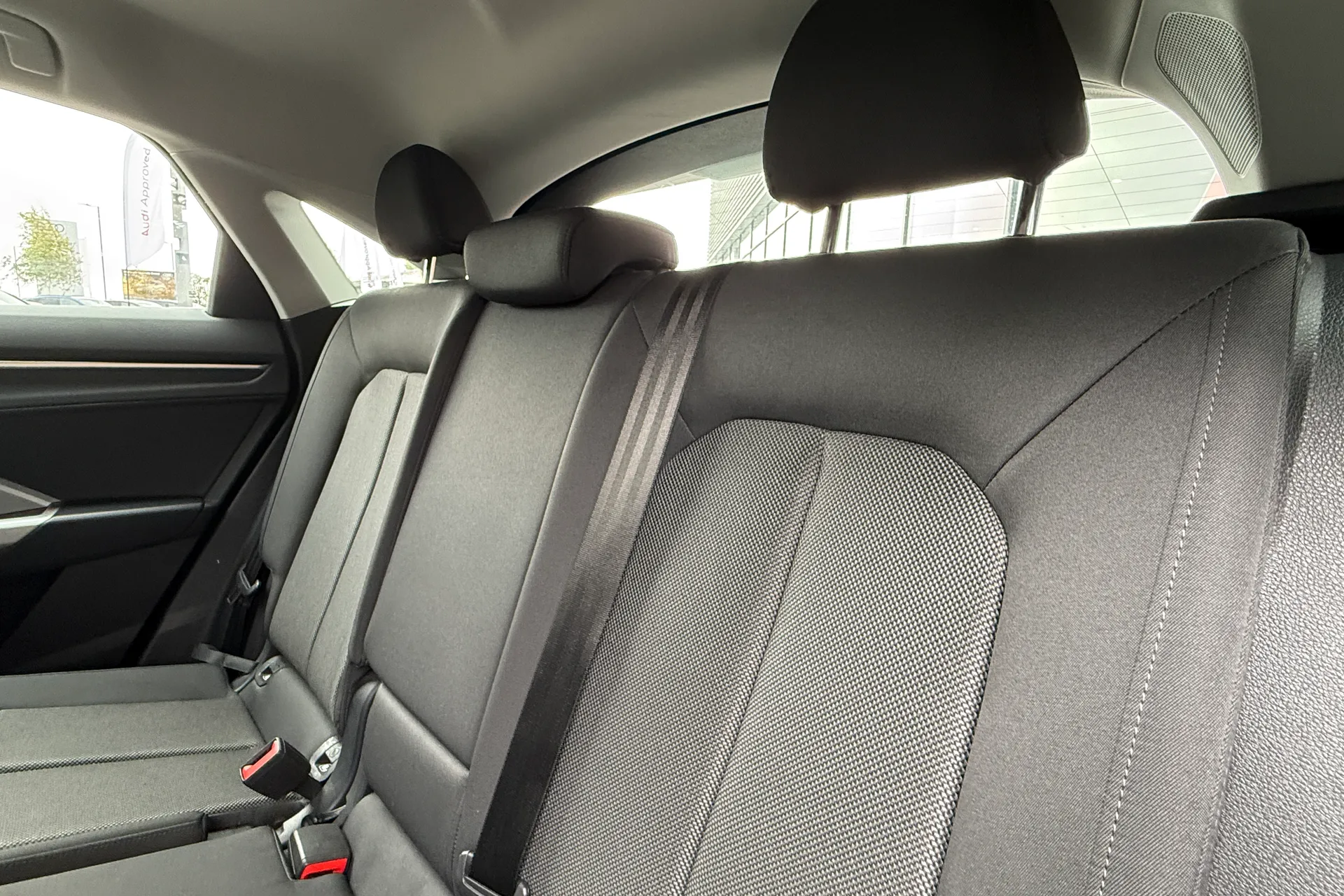 Audi Q3 thumbnail image number 31