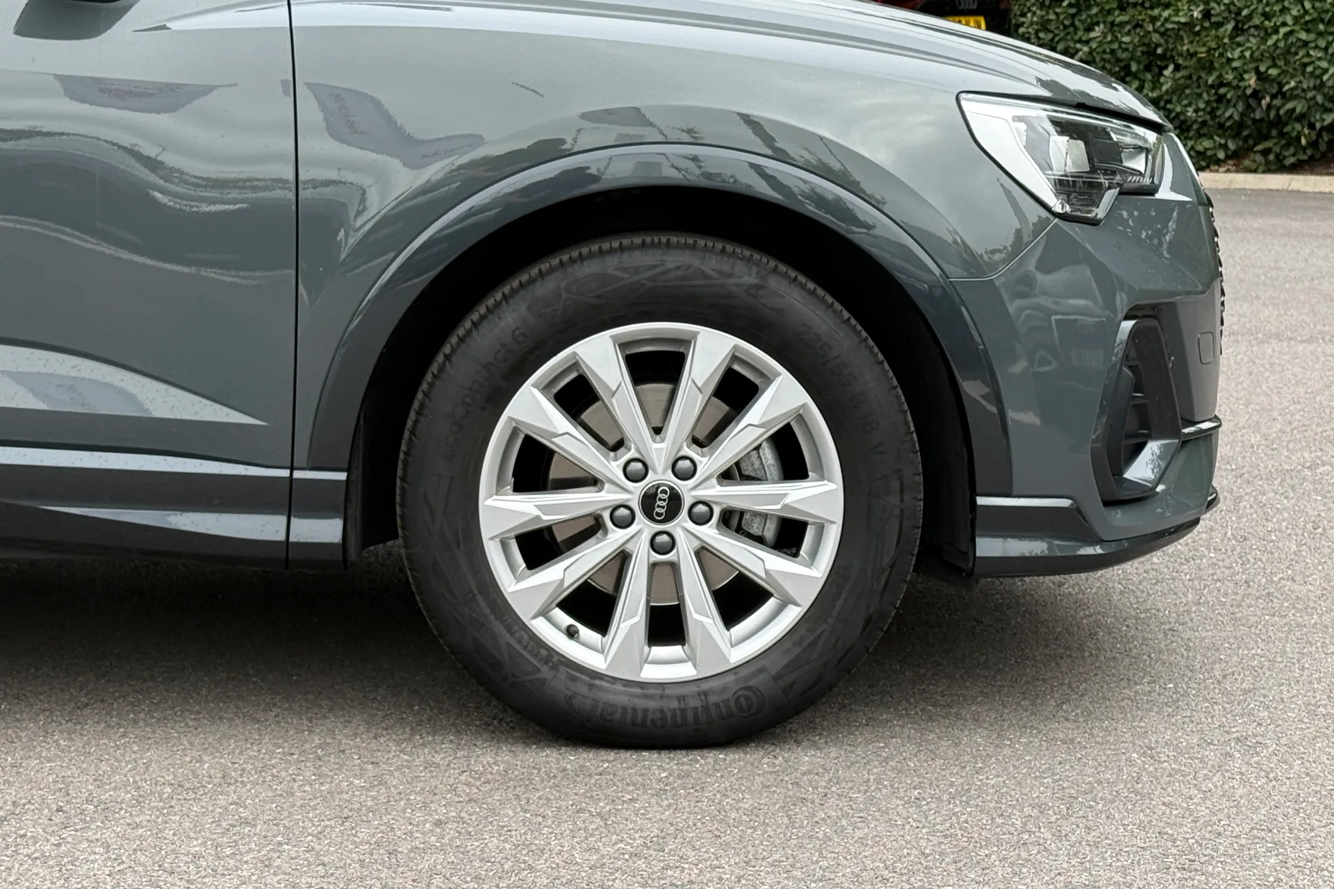Audi Q3 thumbnail image number 12