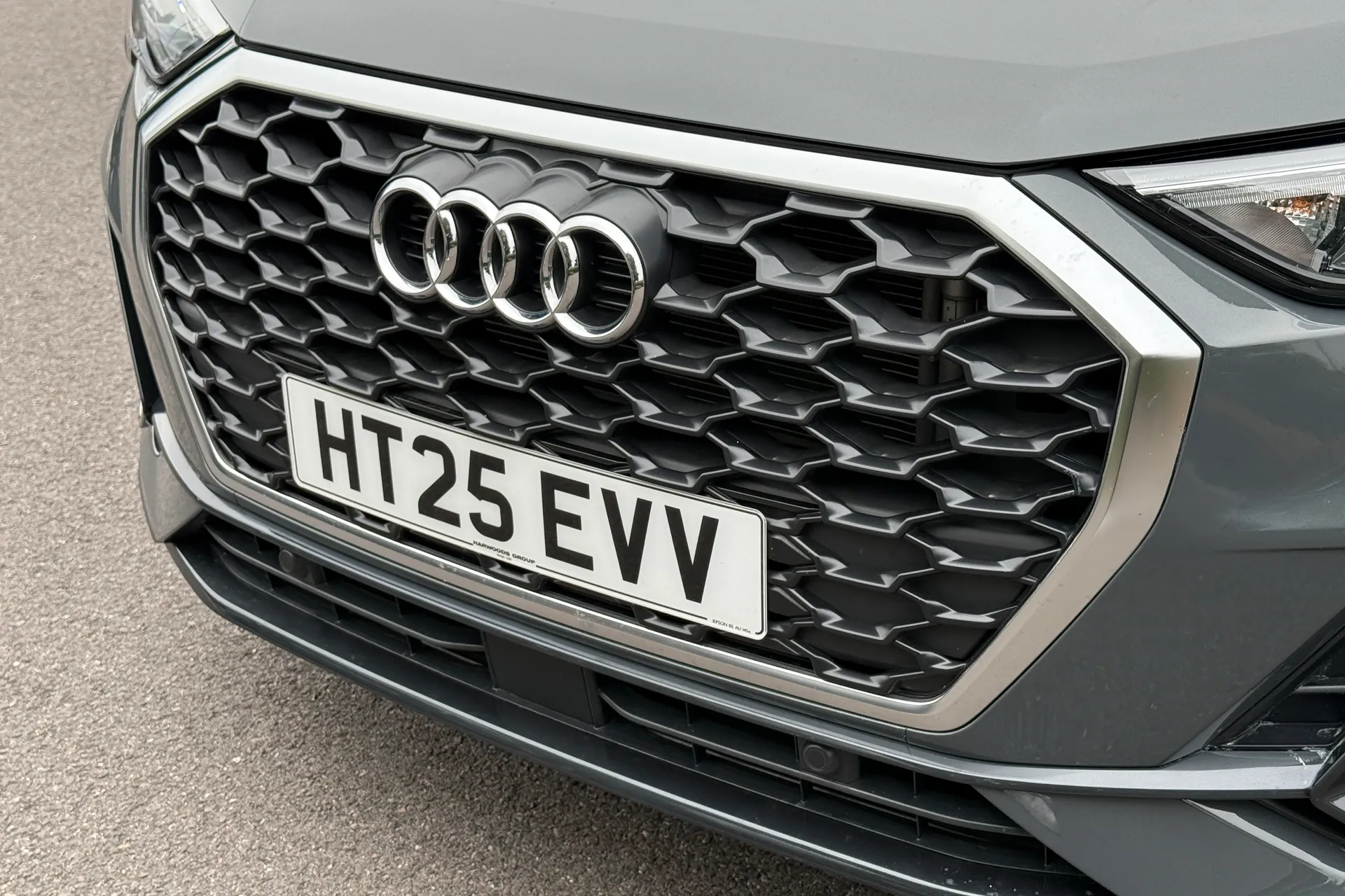 Audi Q3 thumbnail image number 28