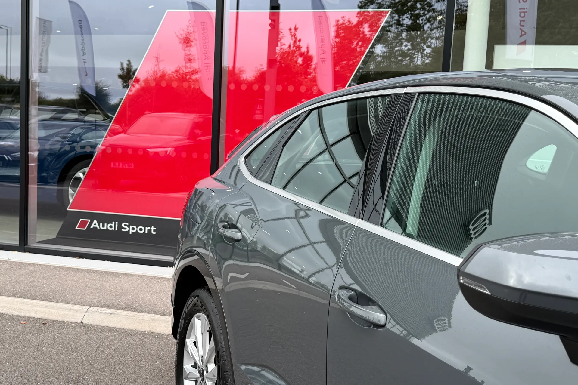 Audi Q3 thumbnail image number 9