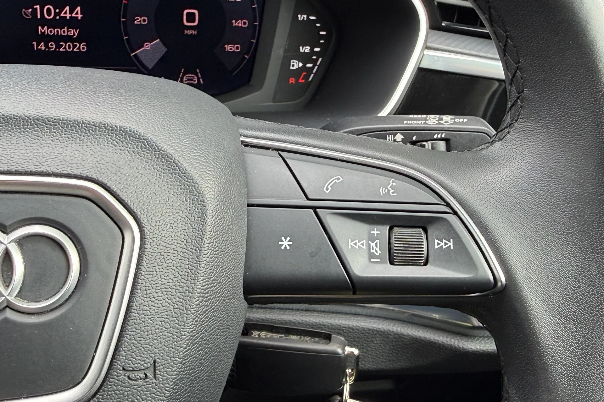Audi Q3 thumbnail image number 41