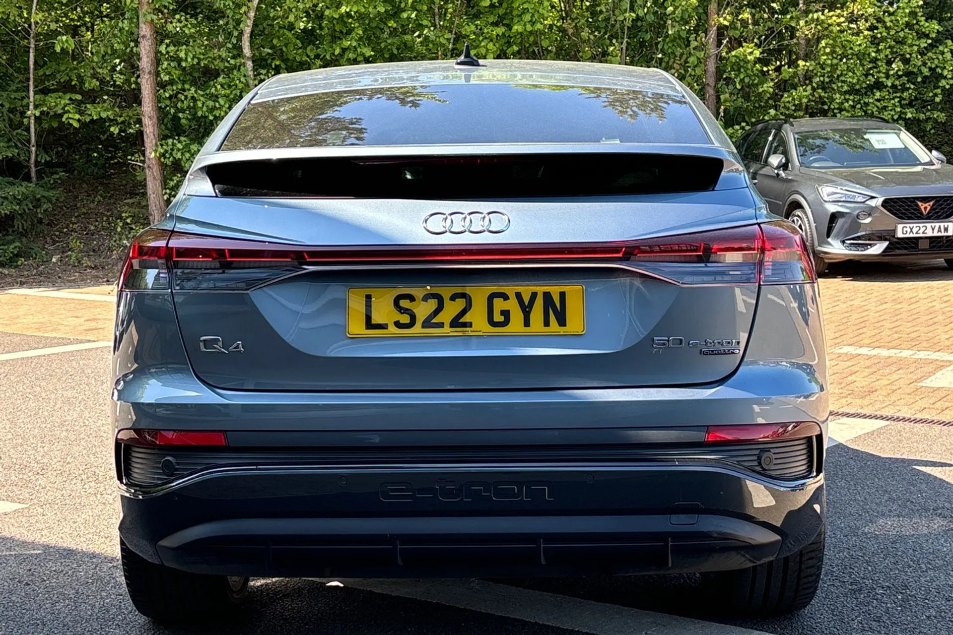 Audi Q4 thumbnail image number 9