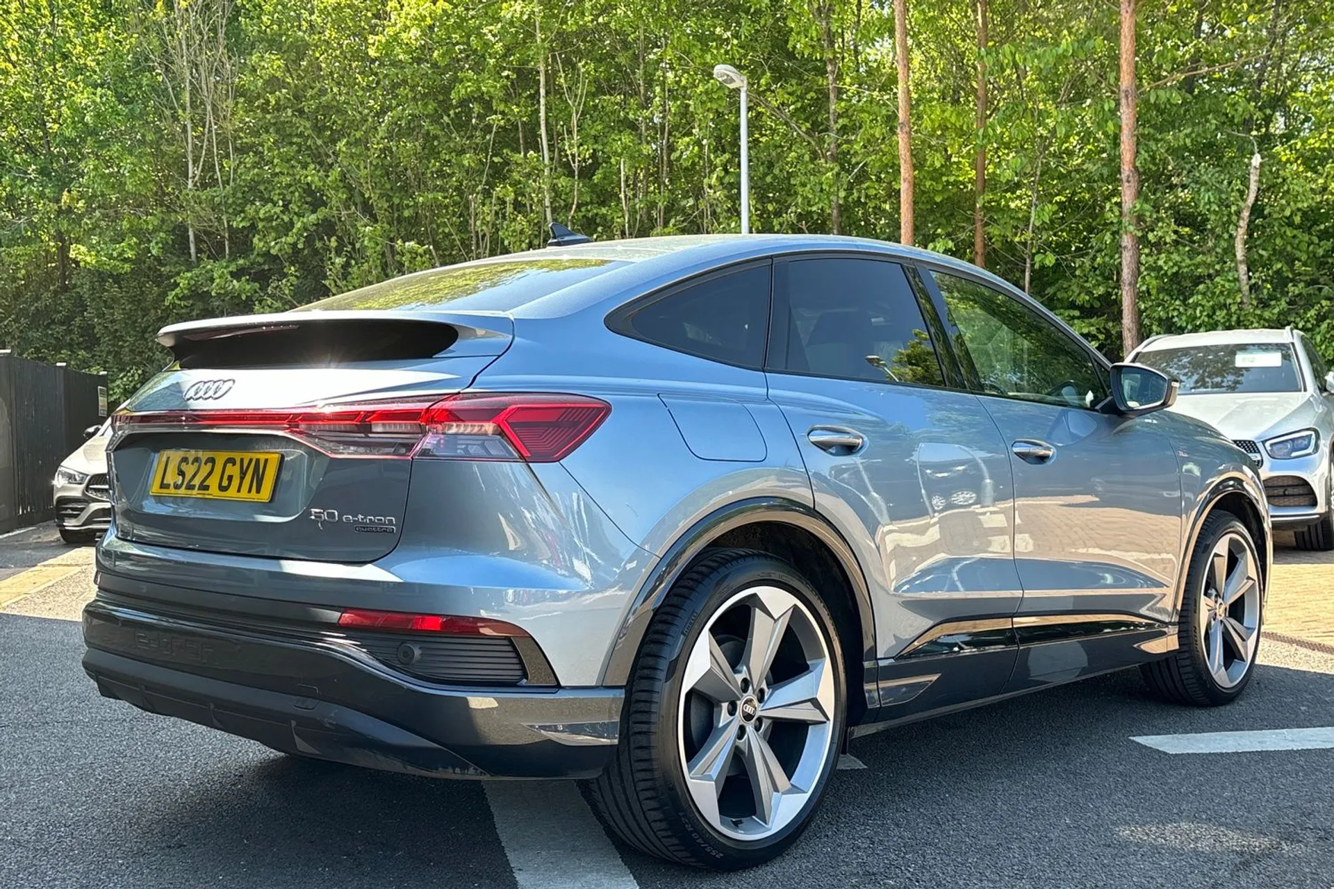 Audi Q4 thumbnail image number 8