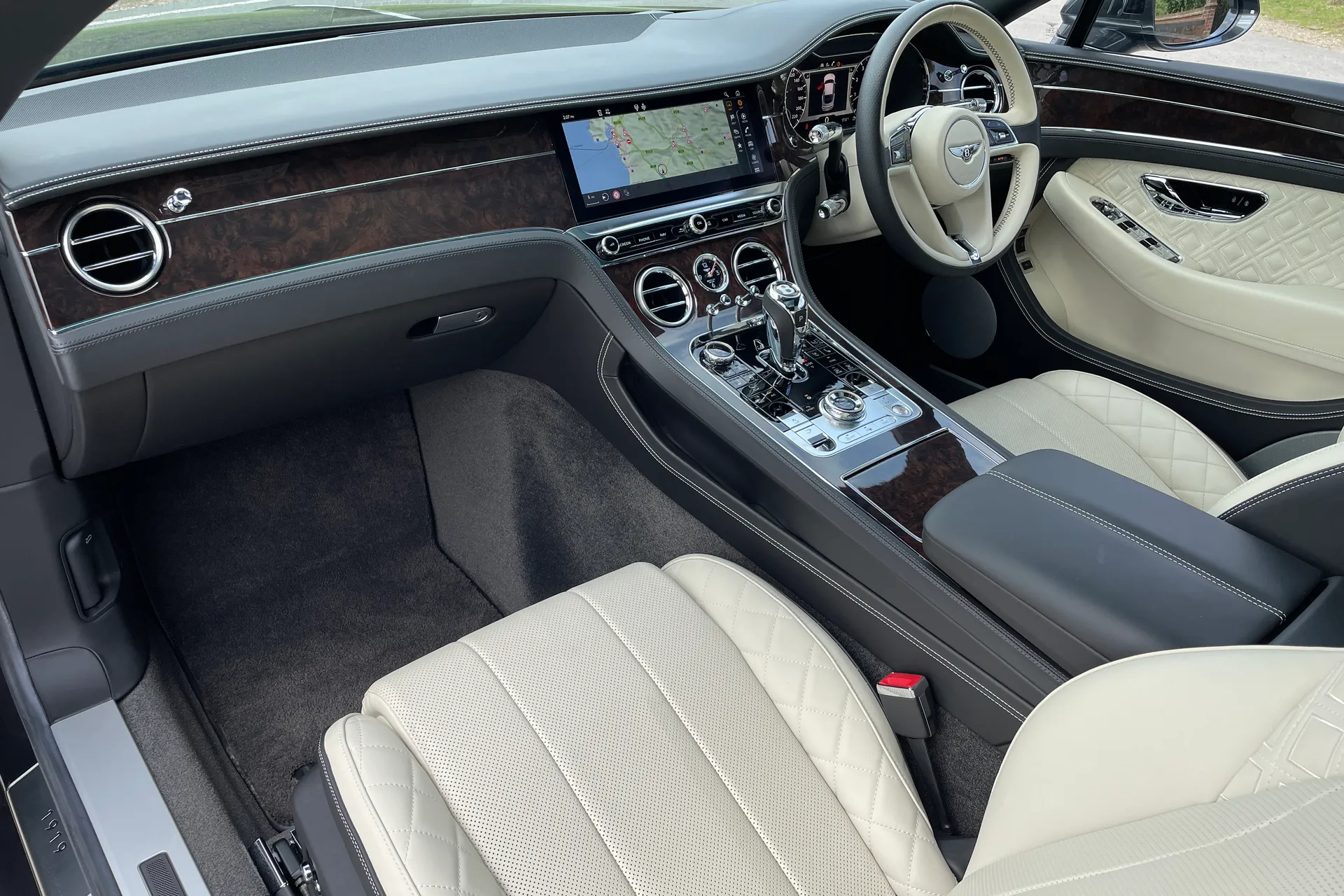 Bentley CONTINENTAL GT thumbnail image number 25