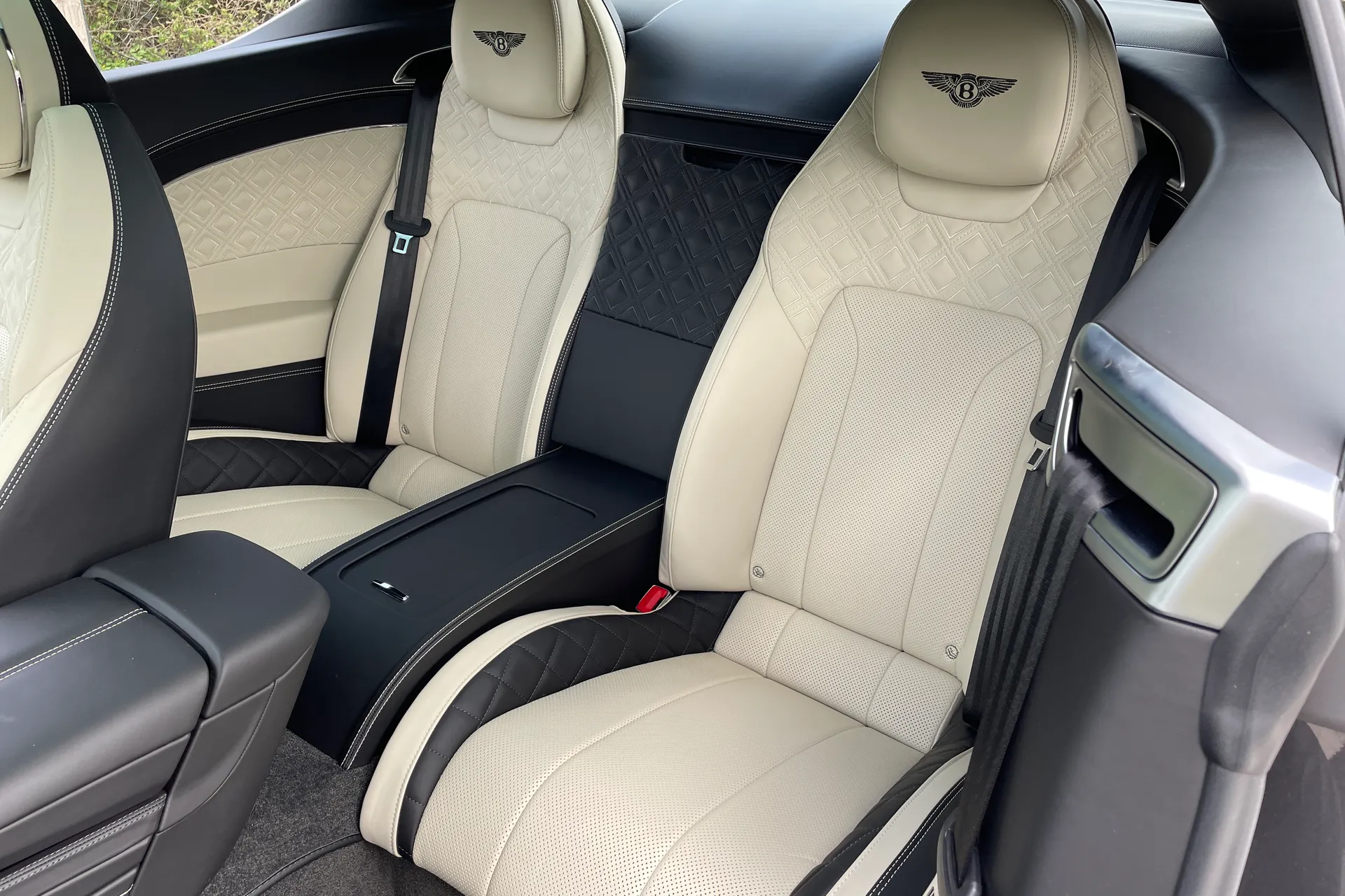 Bentley CONTINENTAL GT thumbnail image number 27