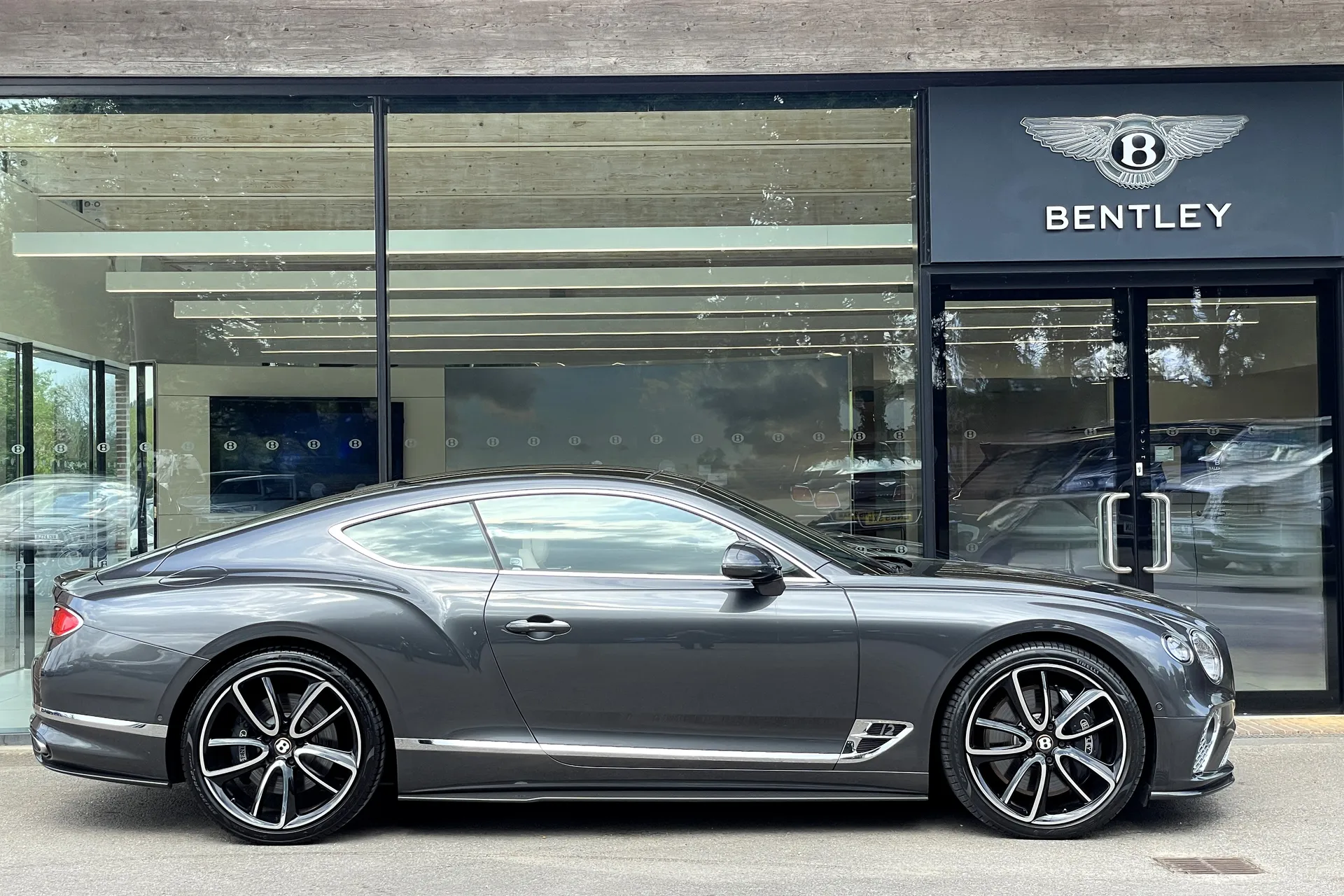 Bentley CONTINENTAL GT thumbnail image number 2