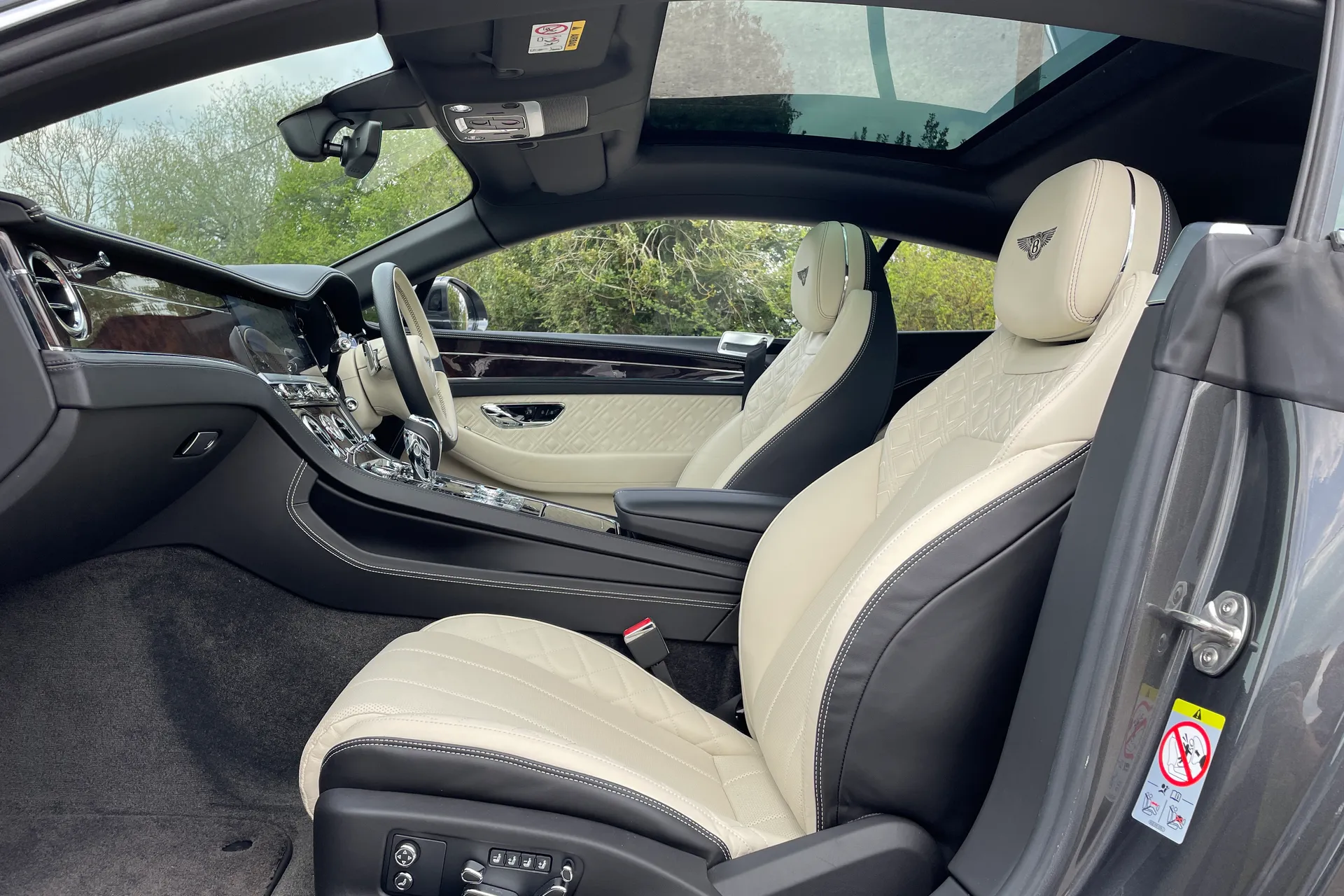 Bentley CONTINENTAL GT thumbnail image number 26