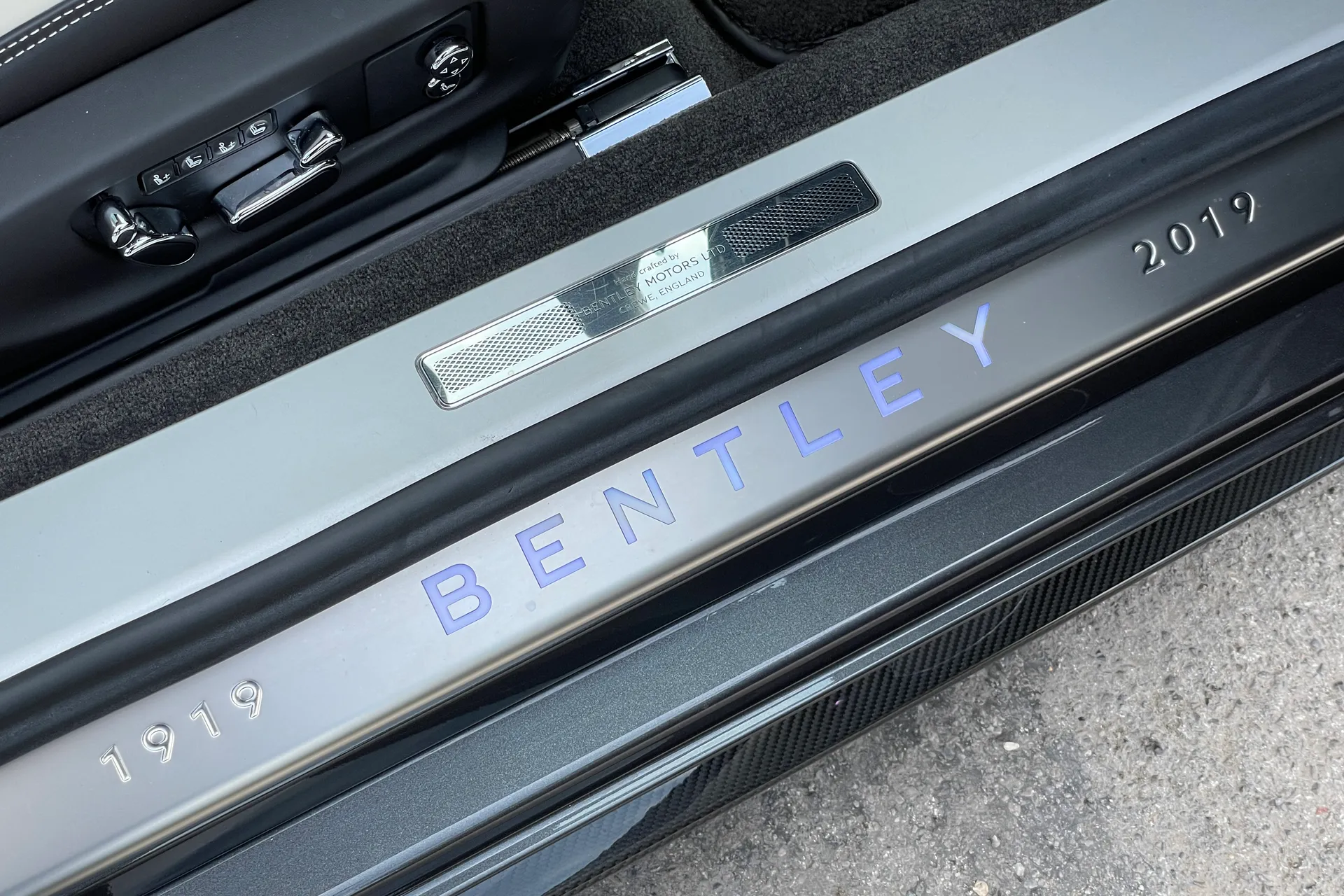 Bentley CONTINENTAL GT thumbnail image number 23