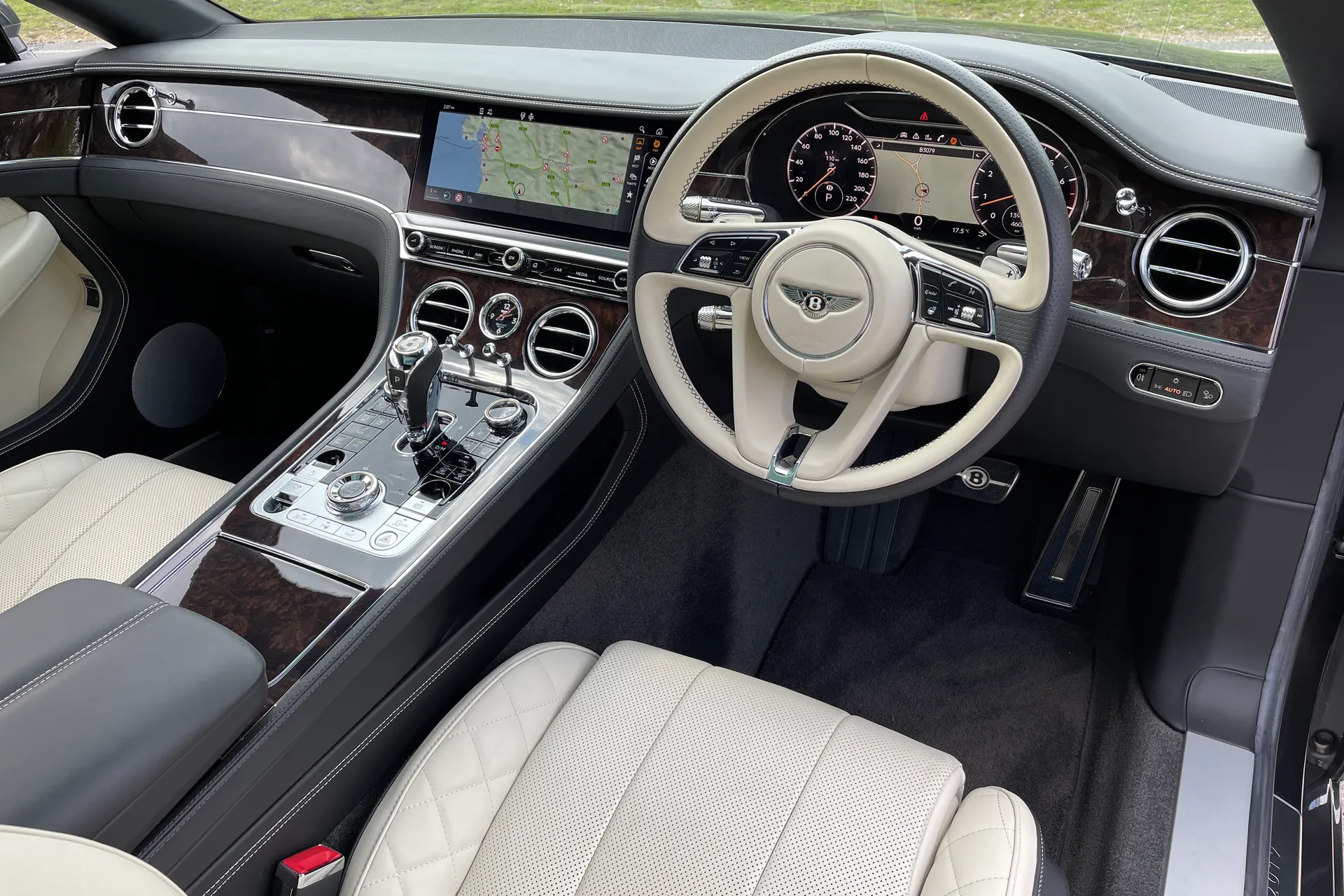 Bentley CONTINENTAL GT thumbnail image number 24