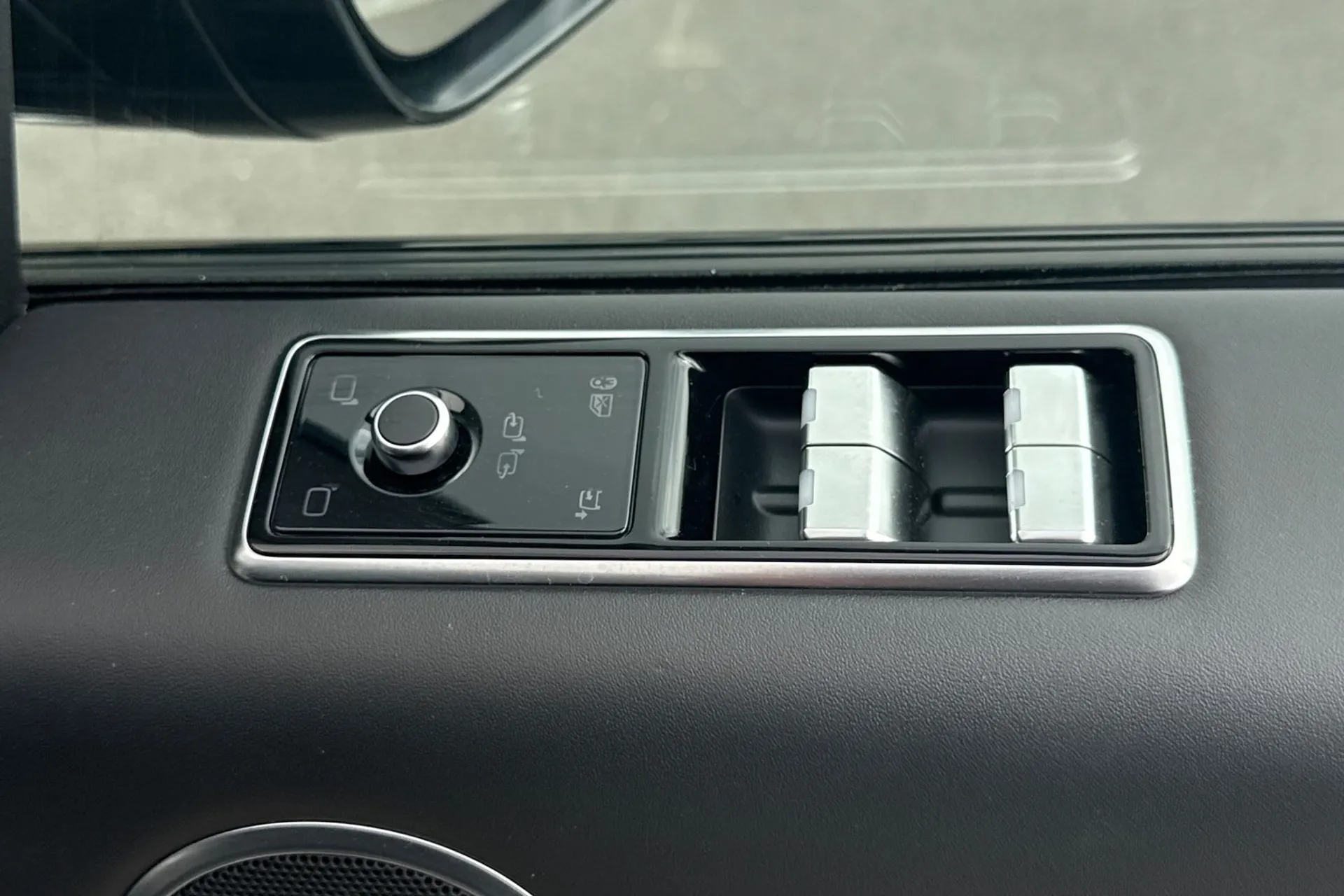 LAND ROVER RANGE ROVER SPORT thumbnail image number 57