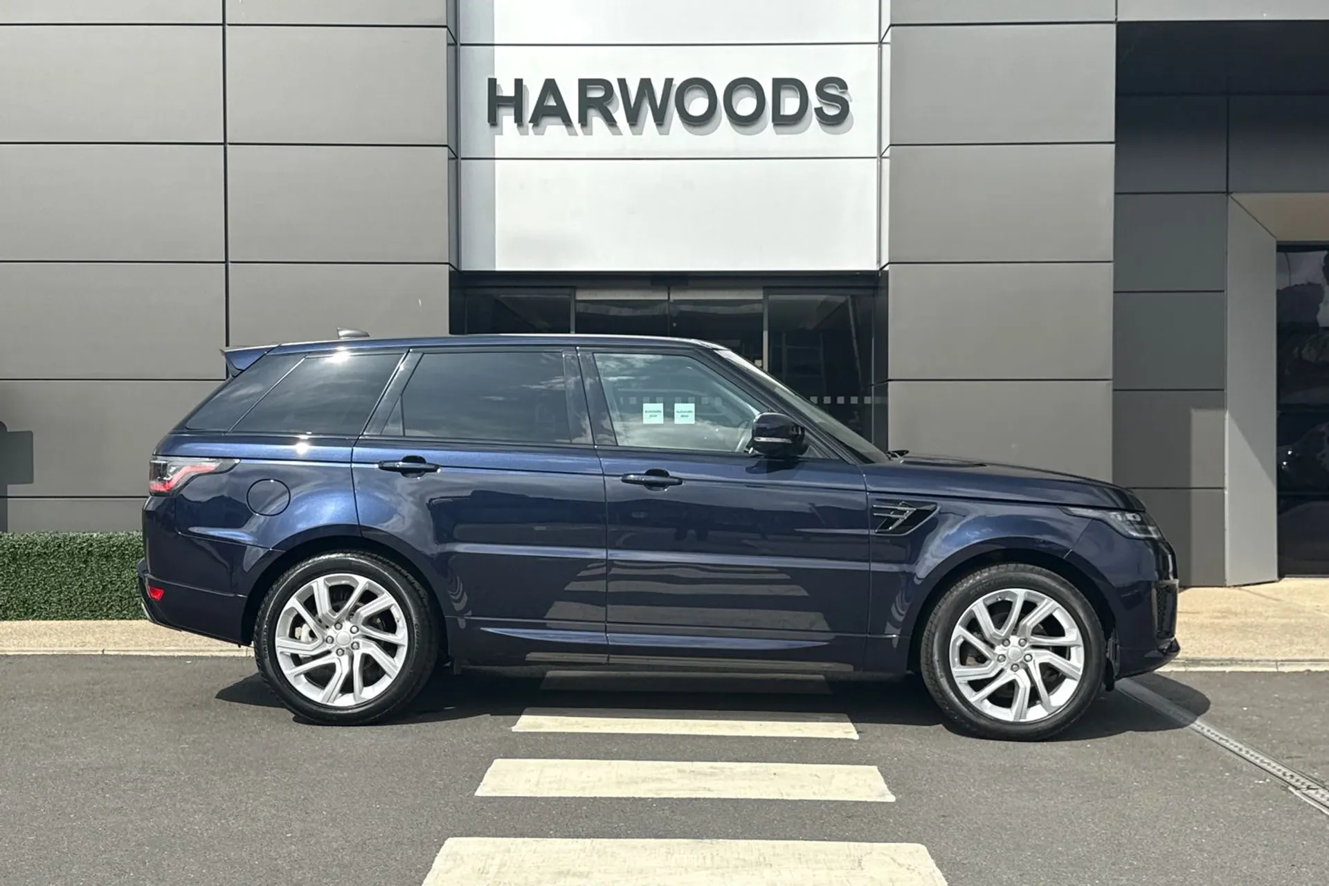 LAND ROVER RANGE ROVER SPORT thumbnail image number 2