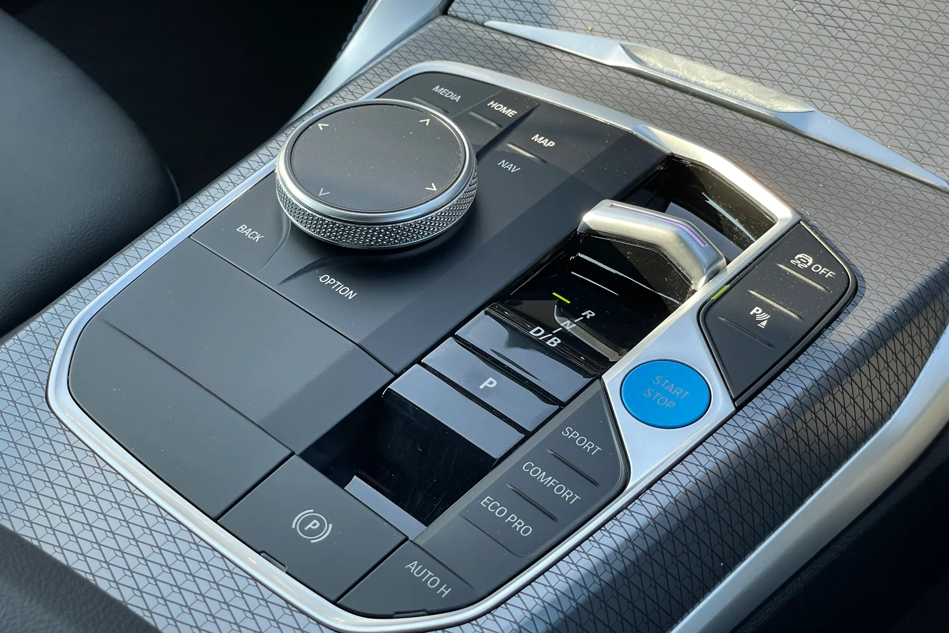 BMW I4 thumbnail image number 36