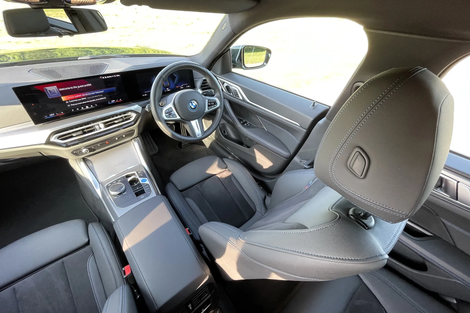 BMW I4 thumbnail image number 29