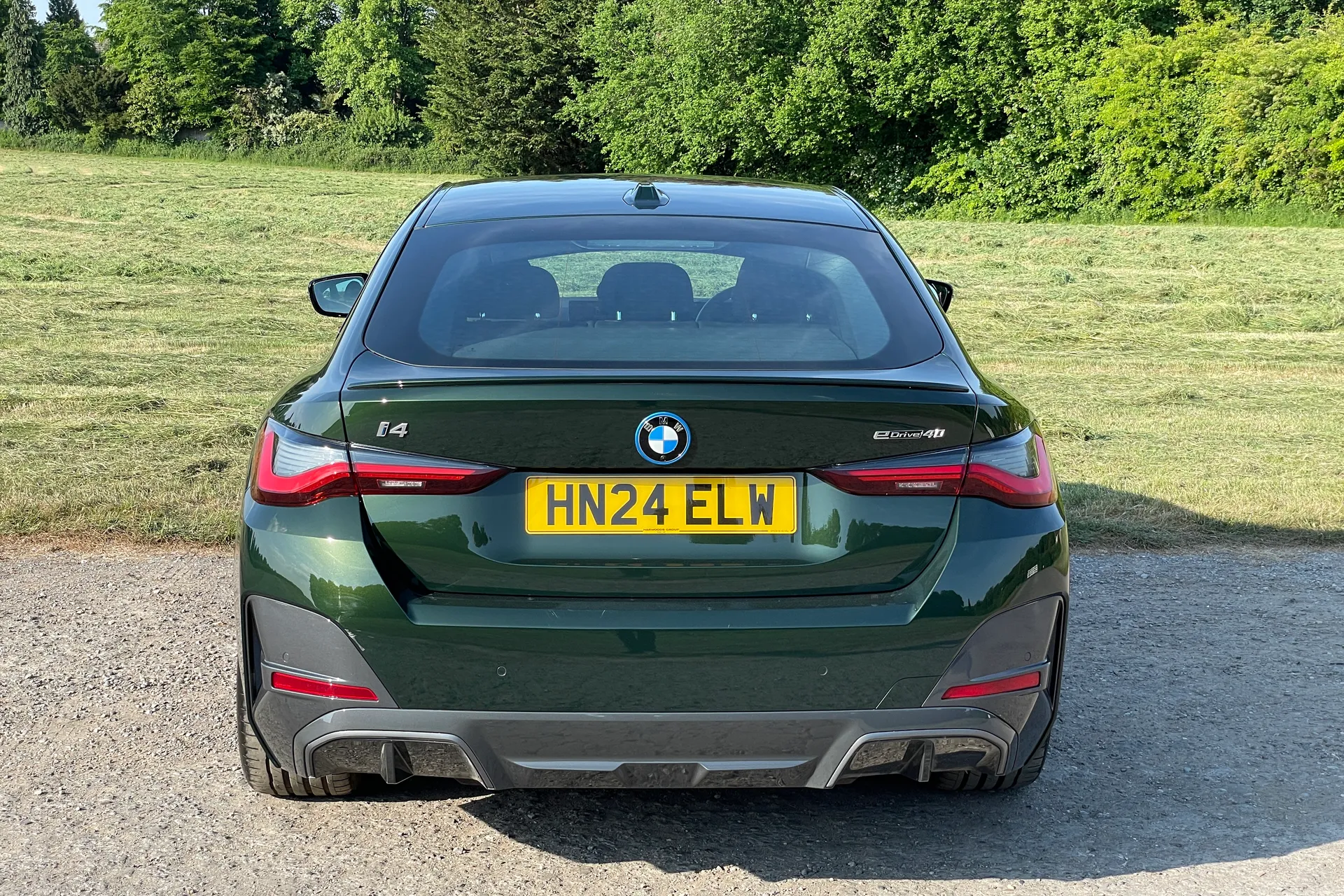 BMW I4 thumbnail image number 16