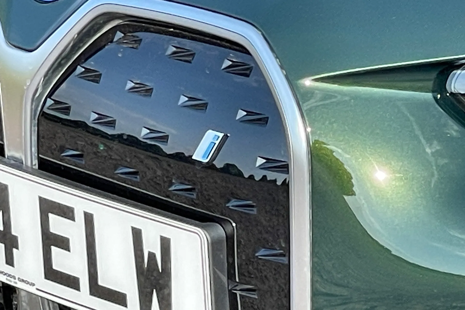 BMW I4 thumbnail image number 6