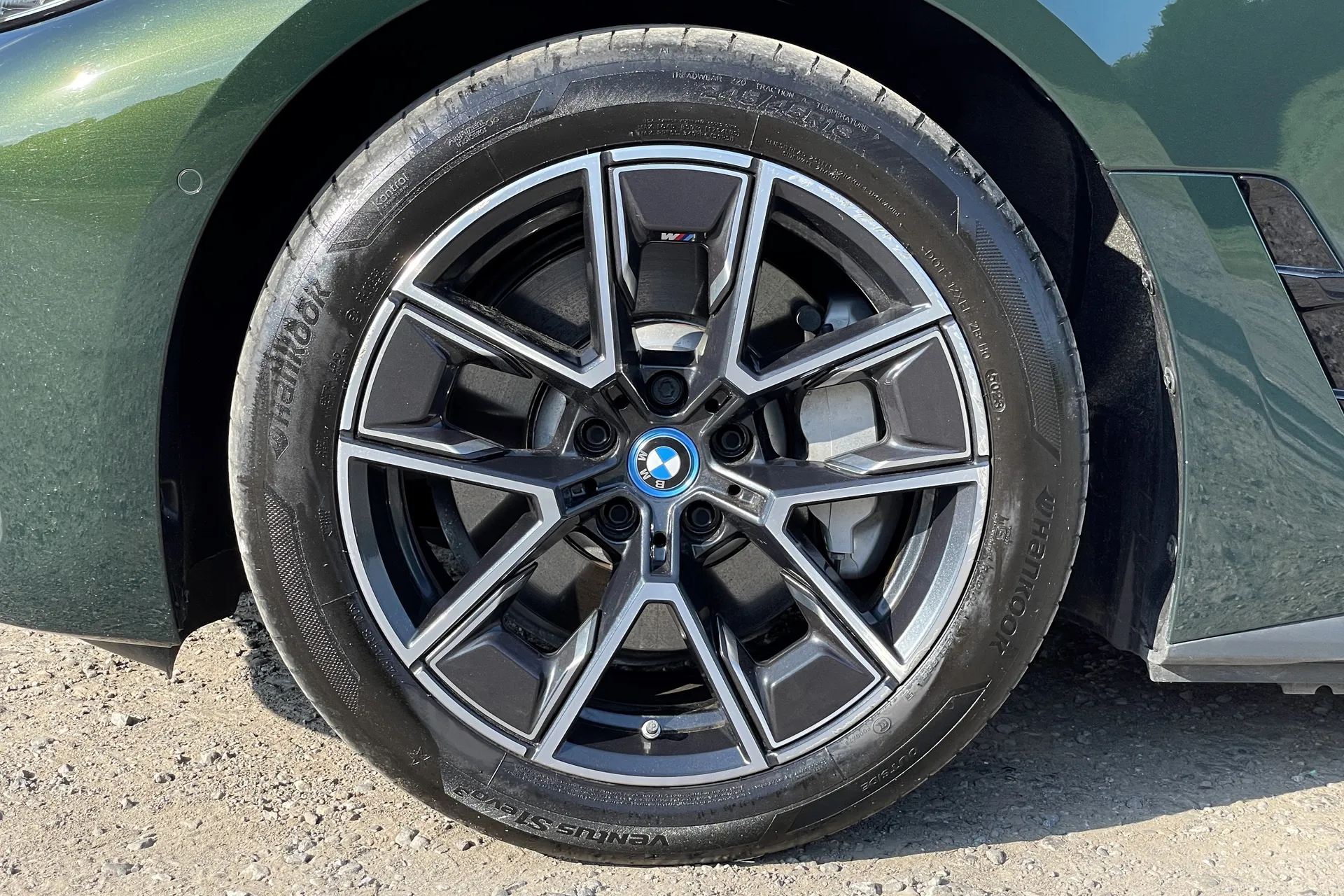 BMW I4 thumbnail image number 4