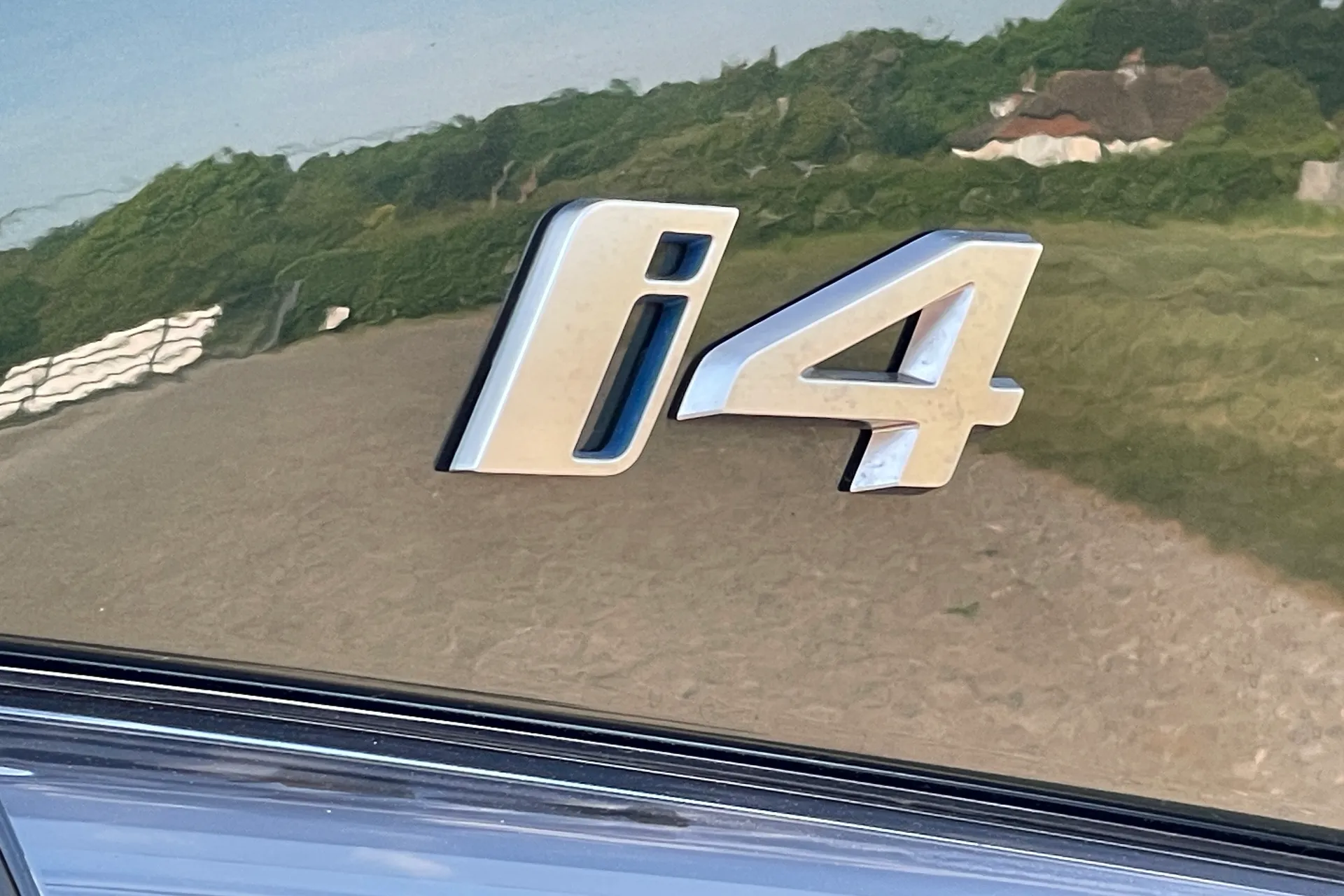 BMW I4 thumbnail image number 9