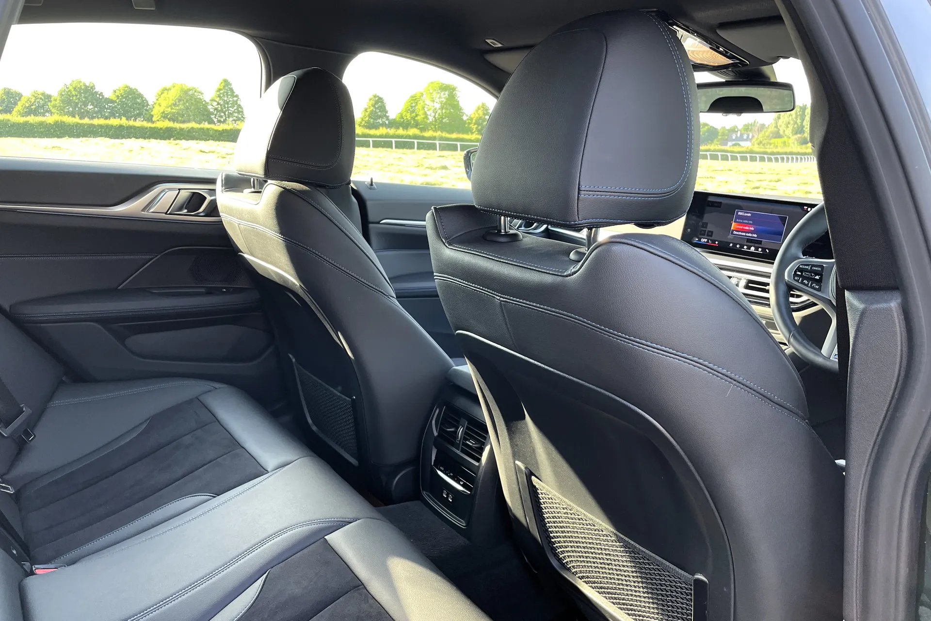 BMW I4 thumbnail image number 19
